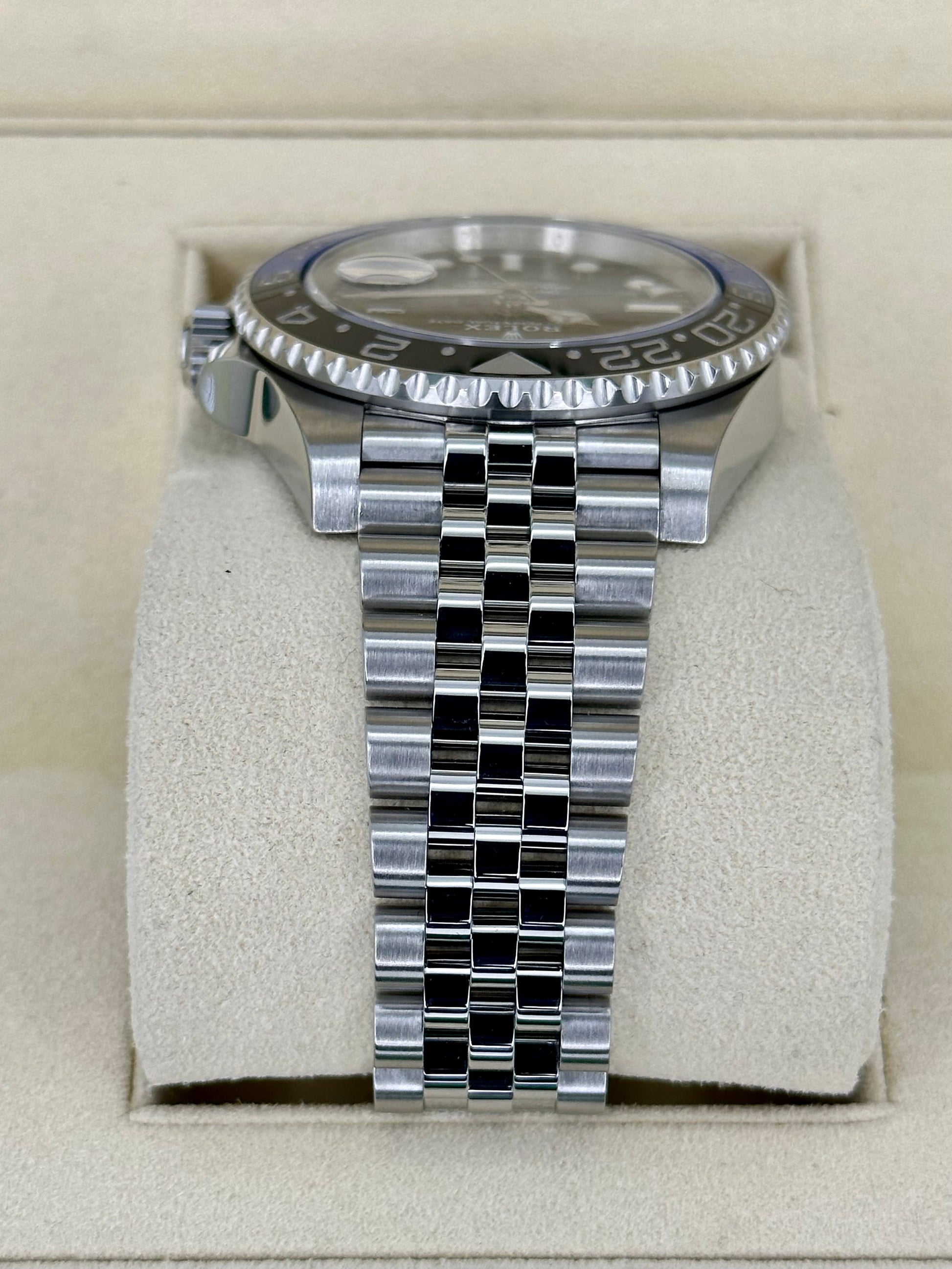 2019 Rolex GMT-Master II “Batgirlâ€?40mm 126710BLNR Jubilee Black Dial - MyWatchLLC