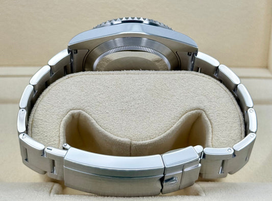 2014 Rolex Submariner "Hulk" 40mm 116610LV Green Dial - MyWatchLLC