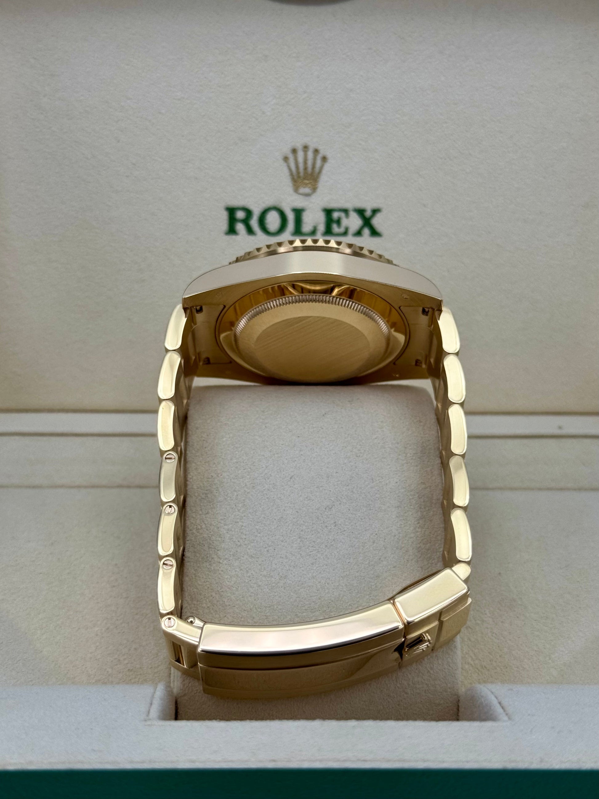 2020 Rolex Submariner 40mm 116618LN 18K Yellow Gold Black Dial - MyWatchLLC