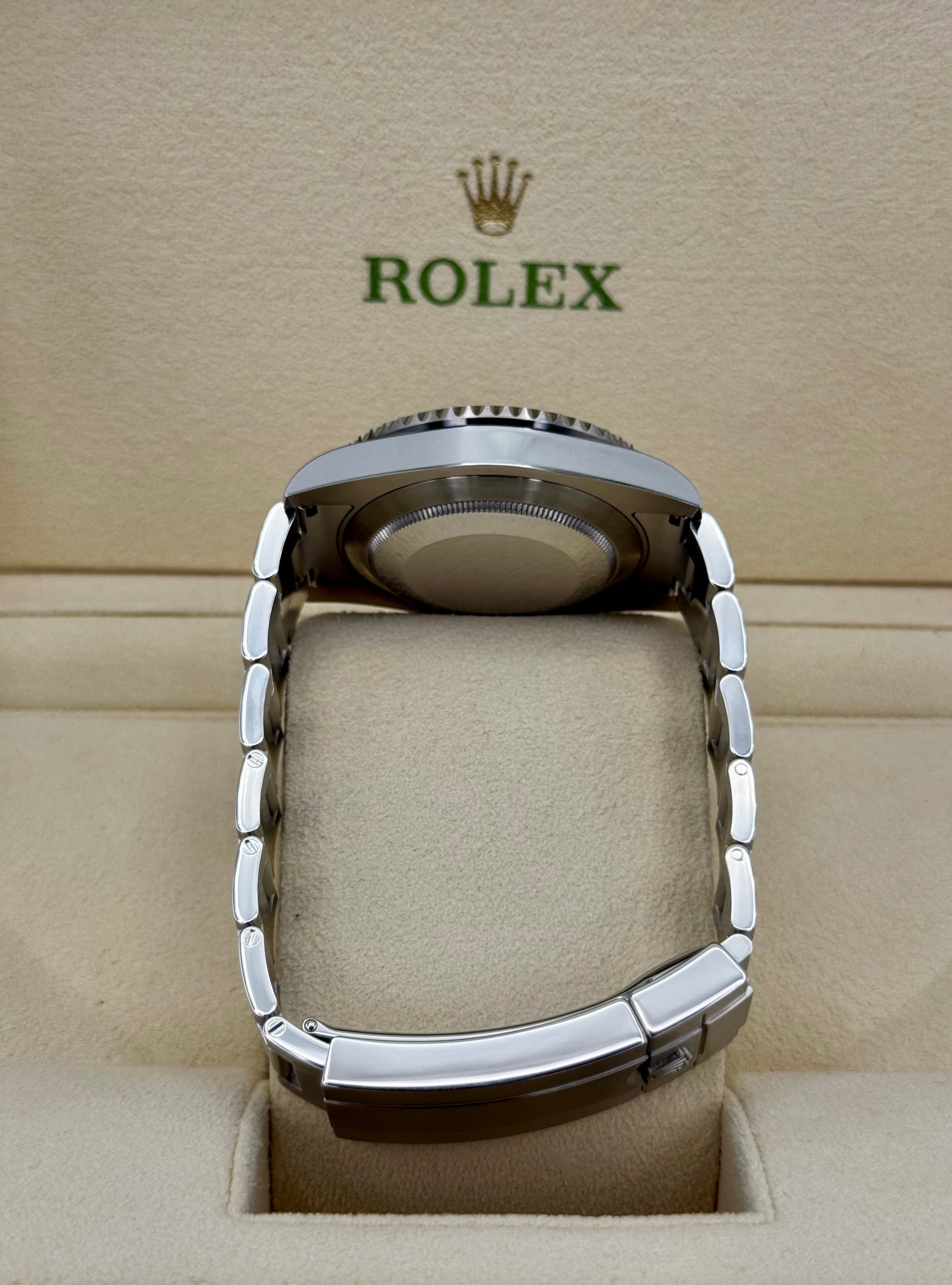 2017 Rolex Submariner "Hulk" 40mm 116610LV Green Dial - MyWatchLLC