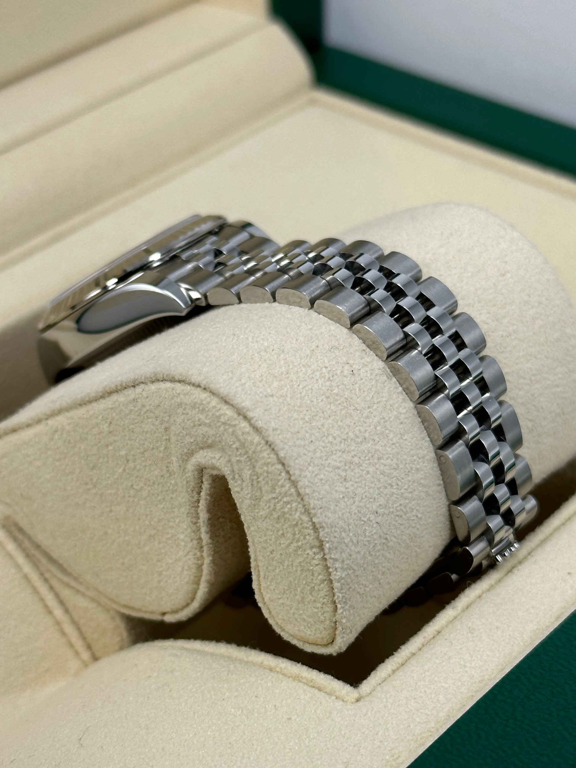 2022 Rolex Lady-Datejust 28mm 279174 Jubilee Mother of Pearl Diamond Dial - MyWatchLLC