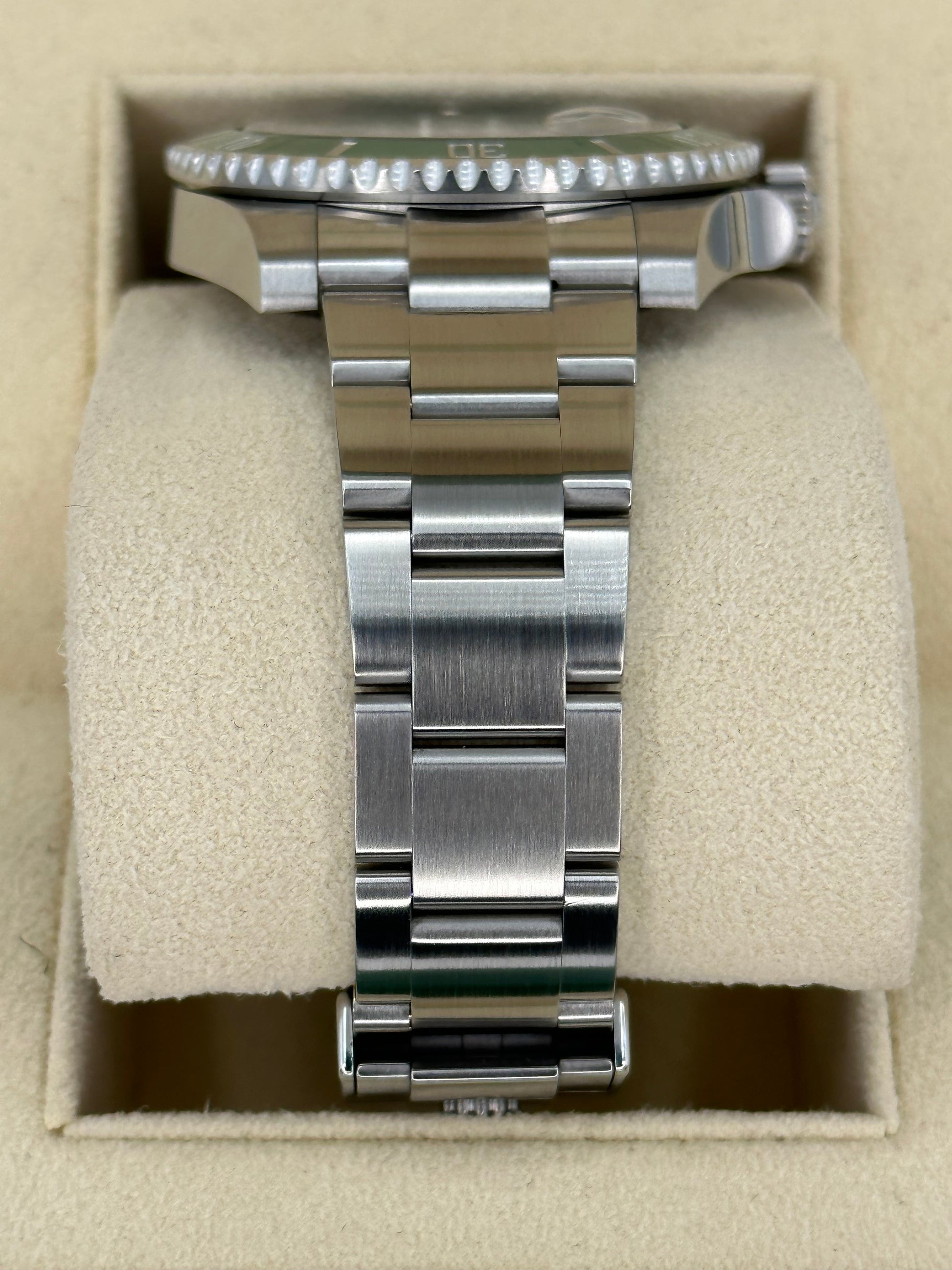 Rolex Submariner Date "Hulk" 40mm 116610LV Stainless Steel Green Dial - MyWatchLLC