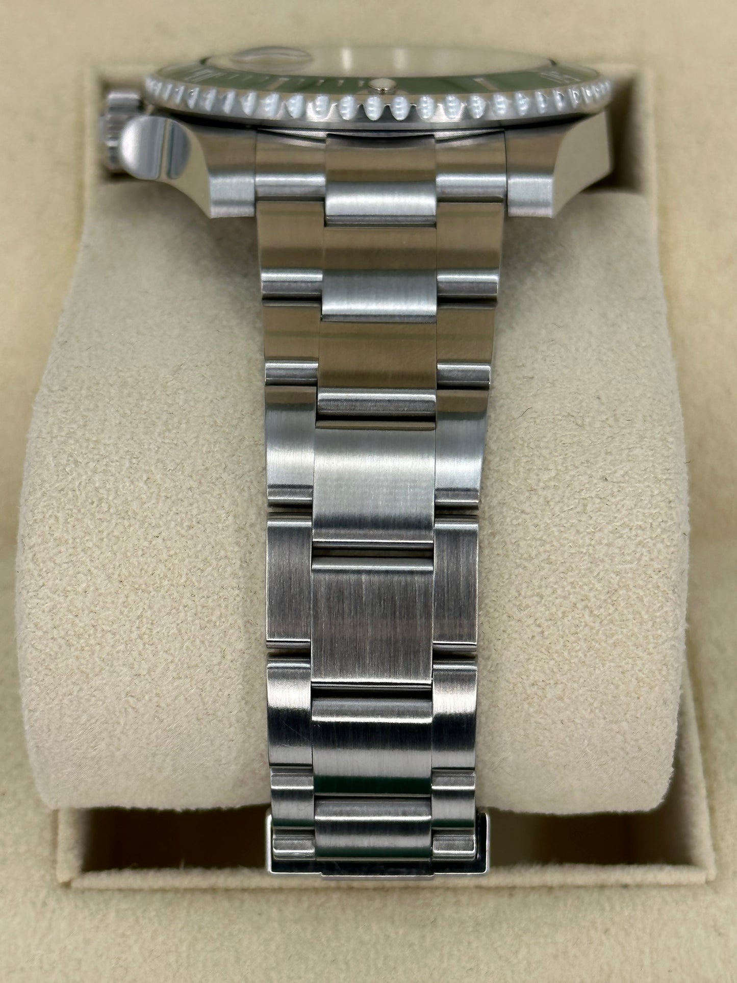 Rolex Submariner Date "Hulk" 40mm 116610LV Stainless Steel Green Dial - MyWatchLLC