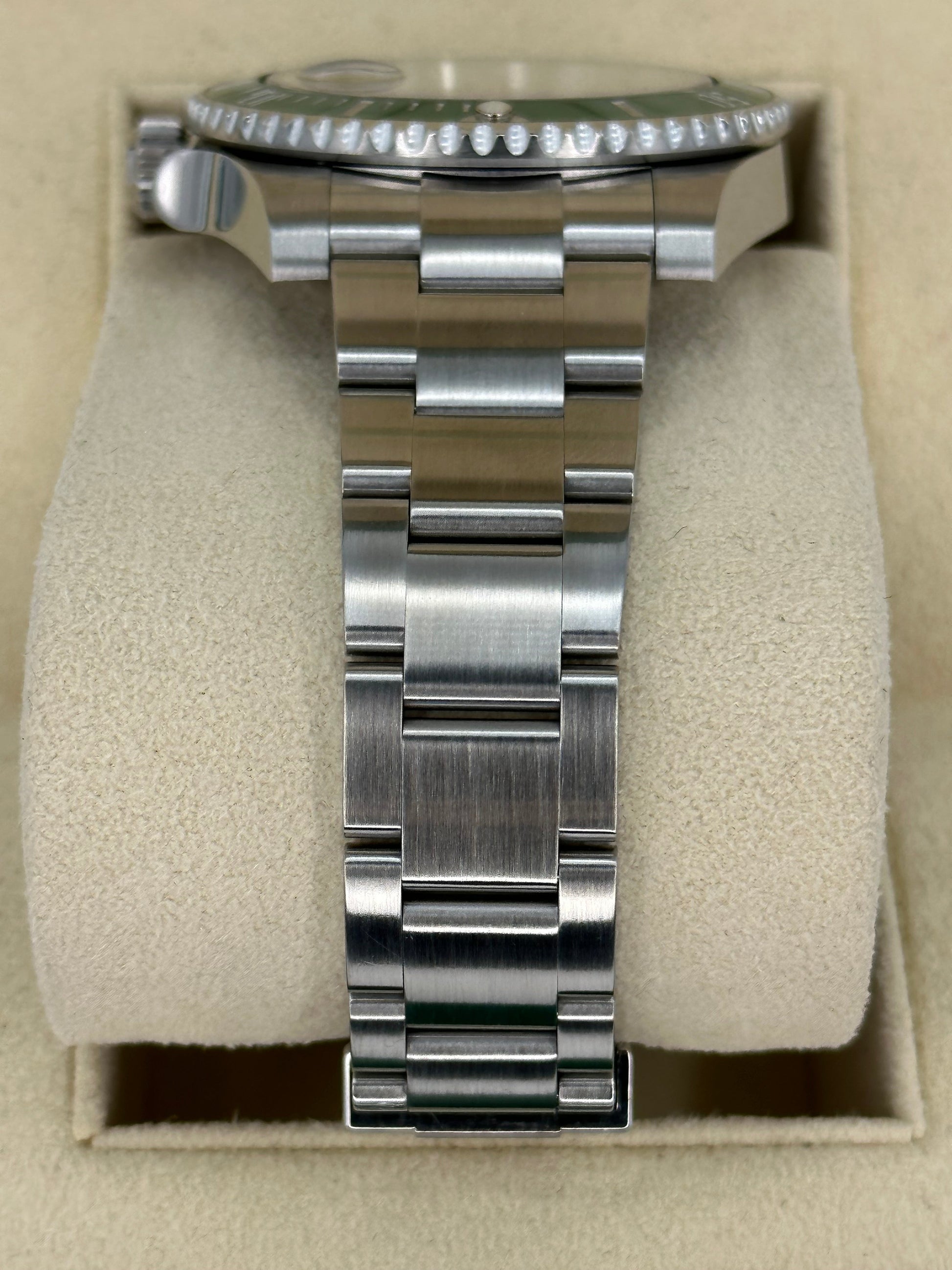 Rolex Submariner Date "Hulk" 40mm 116610LV Stainless Steel Green Dial - MyWatchLLC