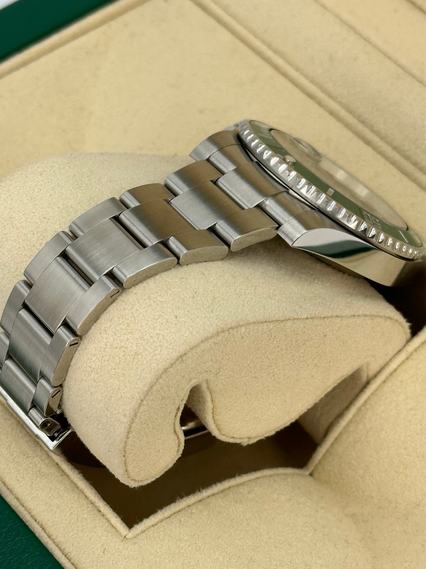 Rolex Submariner Date "Hulk" 40mm 116610LV Stainless Steel Green Dial - MyWatchLLC