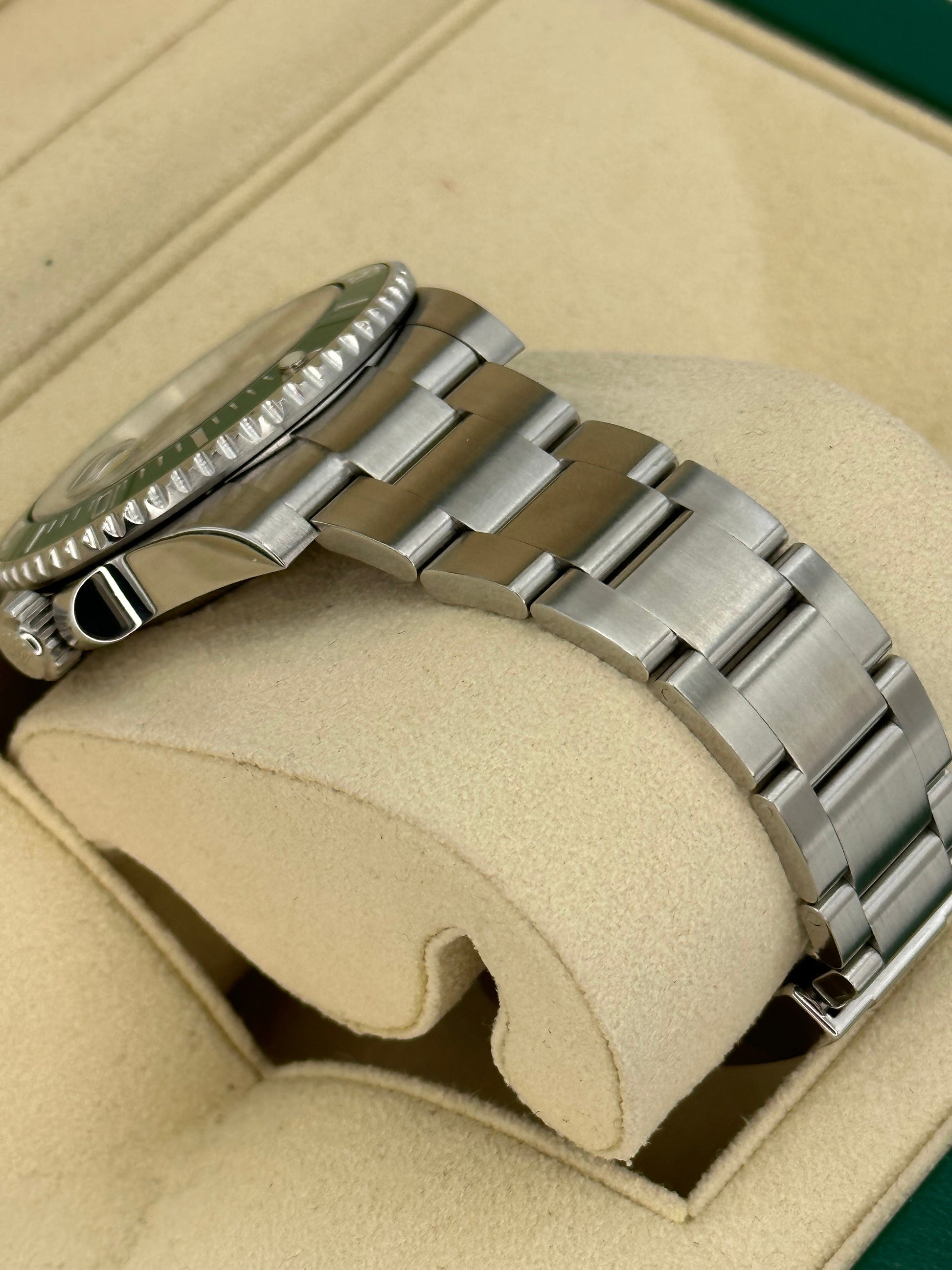 Rolex Submariner Date "Hulk" 40mm 116610LV Stainless Steel Green Dial - MyWatchLLC