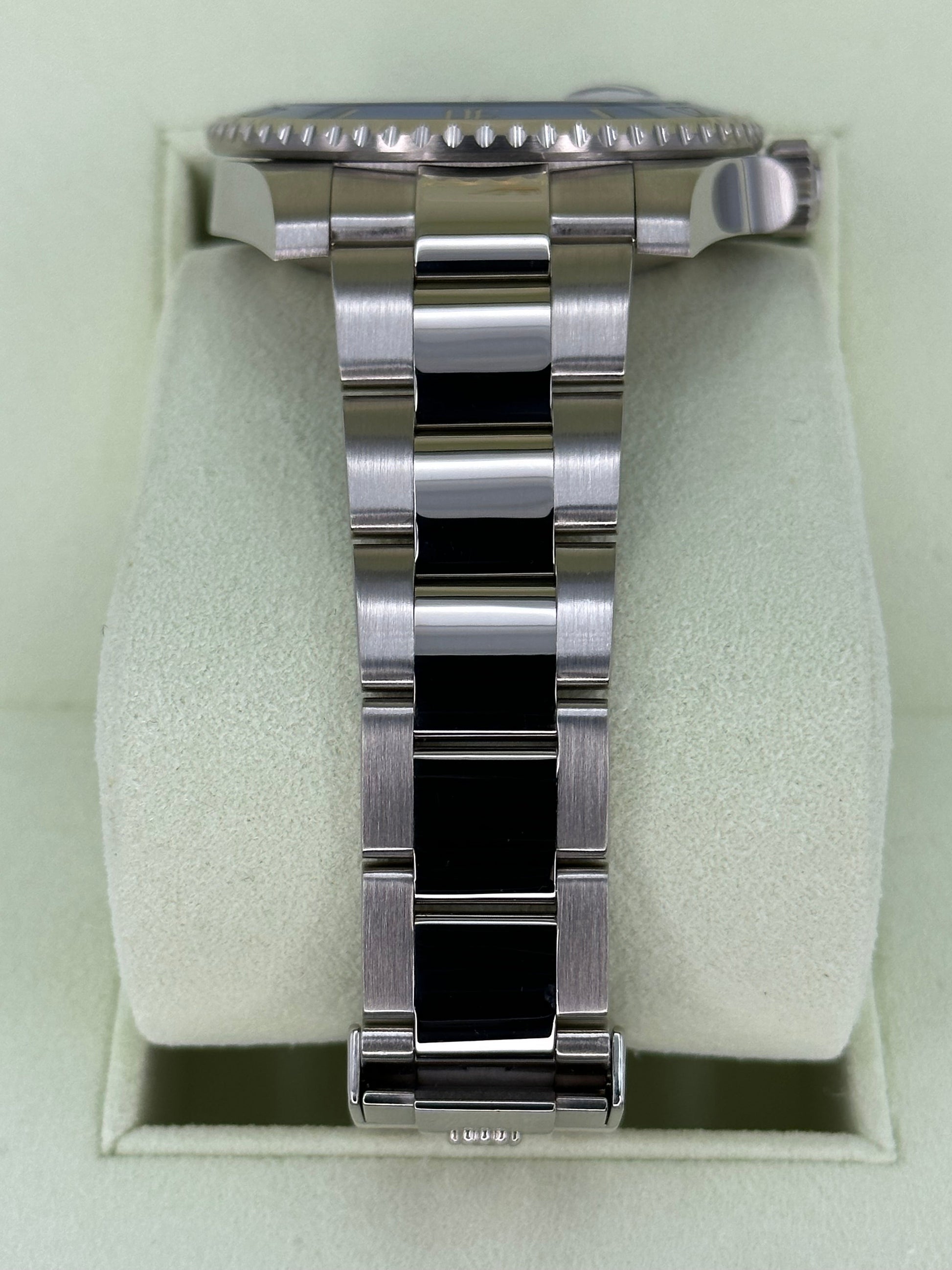 2009 Rolex Submariner Date “Smurfâ€?40mm 116619LB White Gold Blue Dial - MyWatchLLC