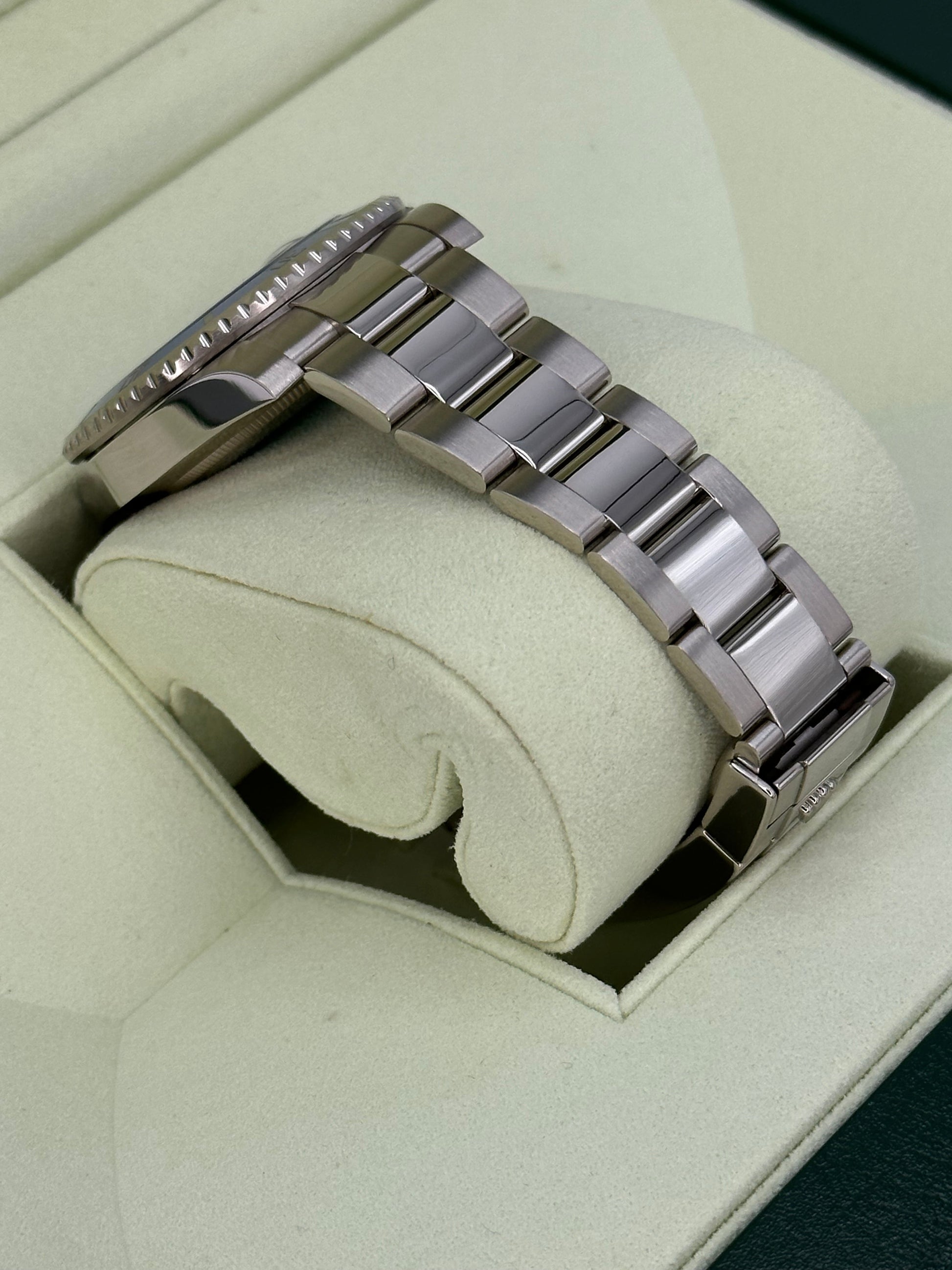 2009 Rolex Submariner Date “Smurfâ€?40mm 116619LB White Gold Blue Dial - MyWatchLLC