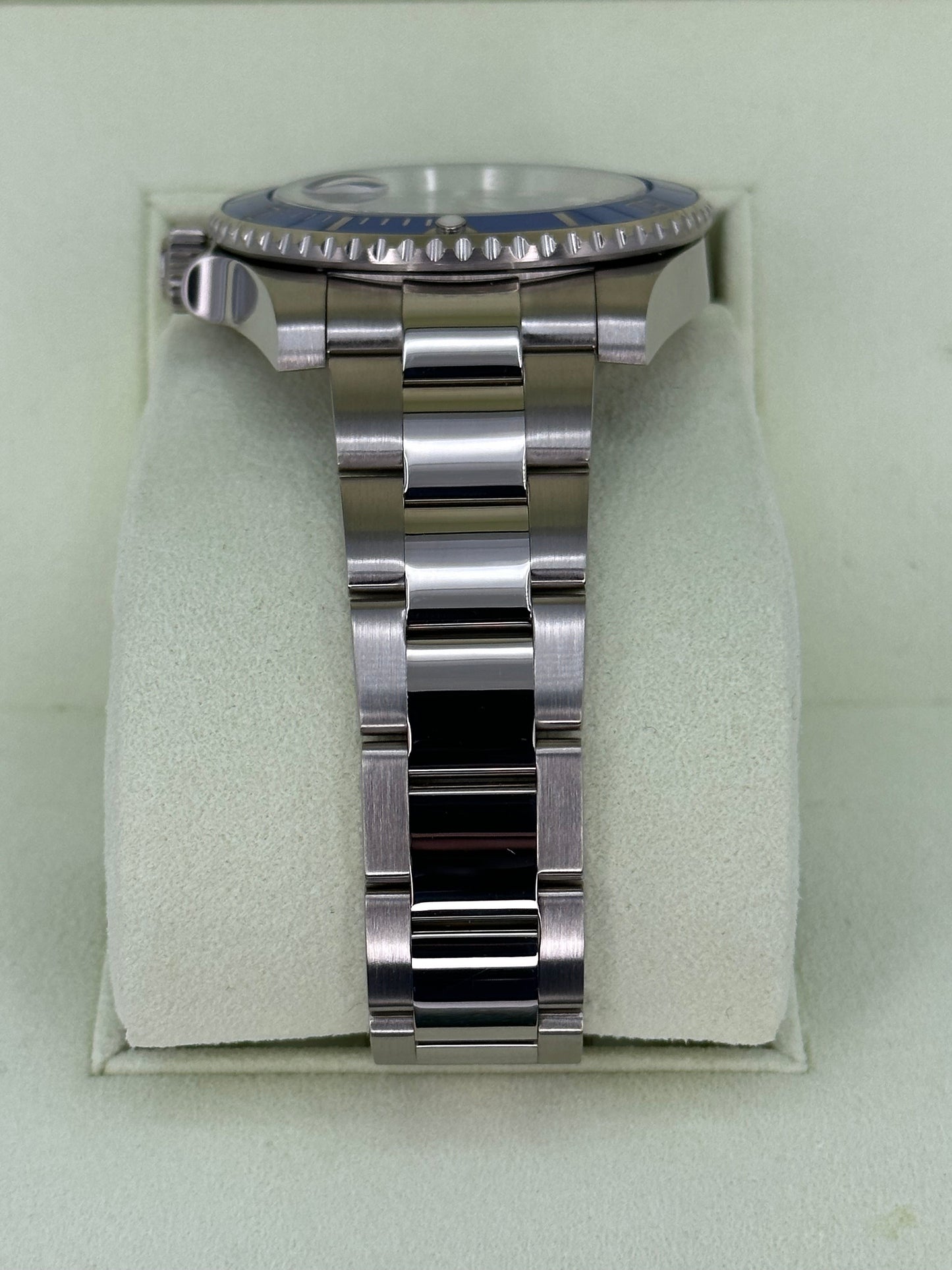 2009 Rolex Submariner Date “Smurfâ€?40mm 116619LB White Gold Blue Dial - MyWatchLLC