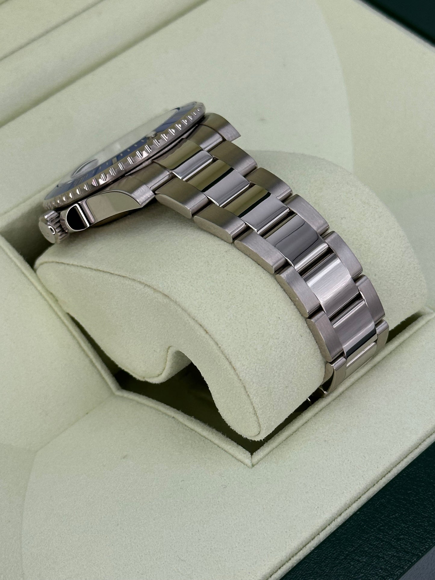 2009 Rolex Submariner Date “Smurfâ€?40mm 116619LB White Gold Blue Dial - MyWatchLLC