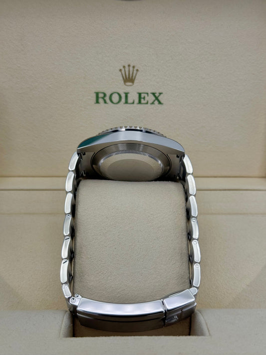 2019 Rolex Submariner "Hulk" 40mm 116610LV Green Dial - MyWatchLLC