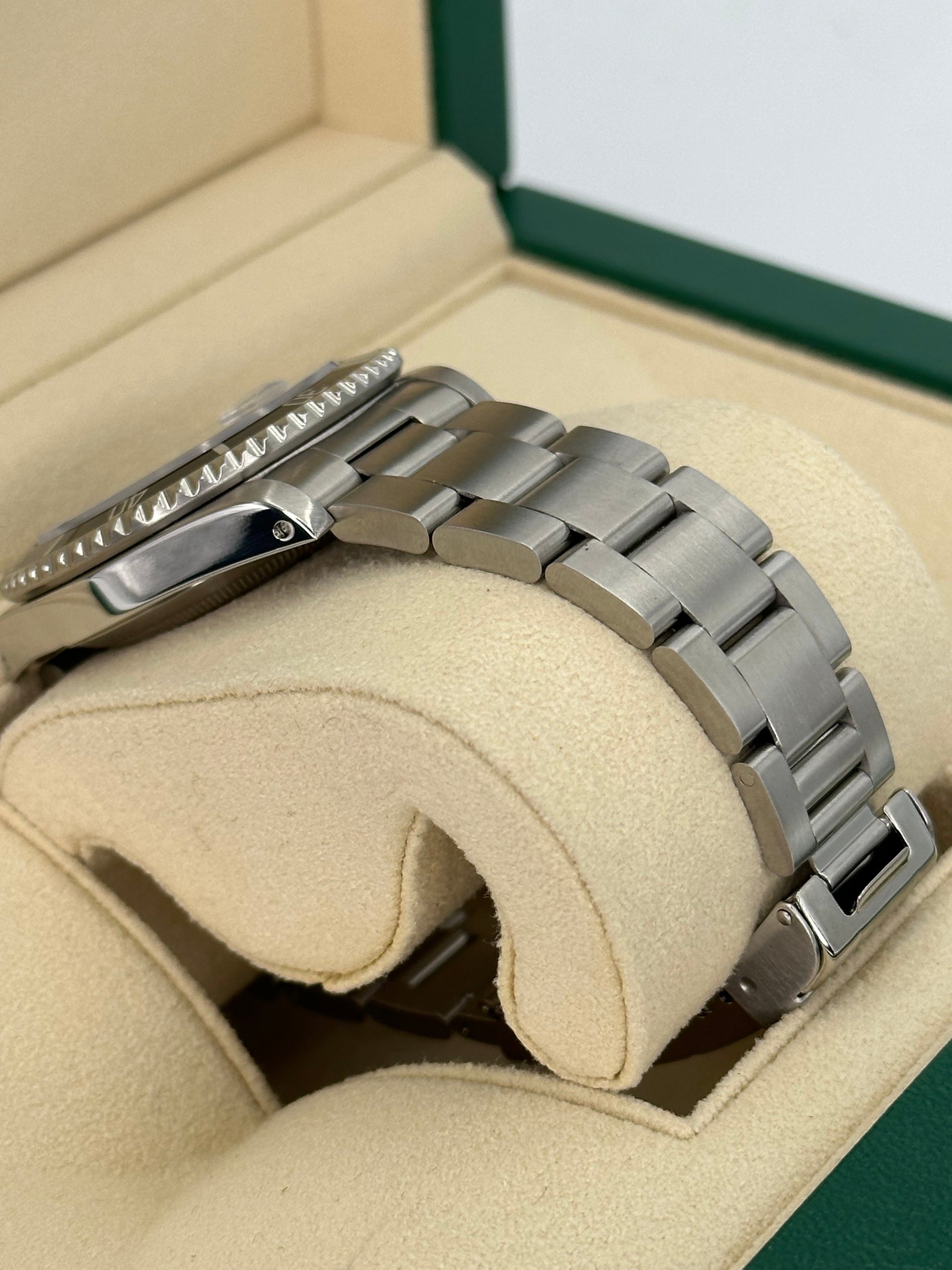 1991 Rolex Submariner Date 40mm 16610 with RSC Card - MyWatchLLC