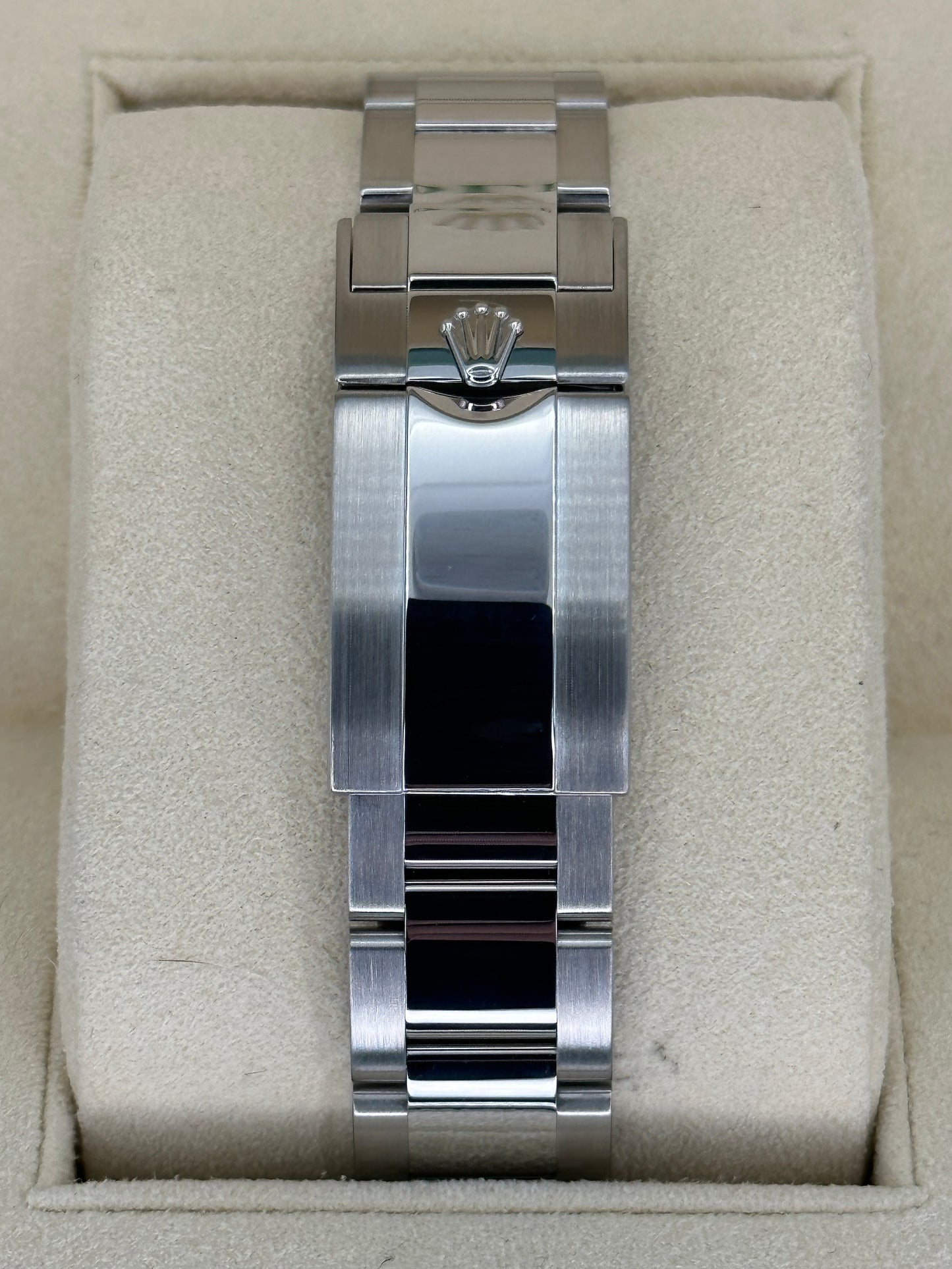 2019 Rolex Yacht-Master 40mm 116622 Stainless Steel Rhodium Dial - MyWatchLLC