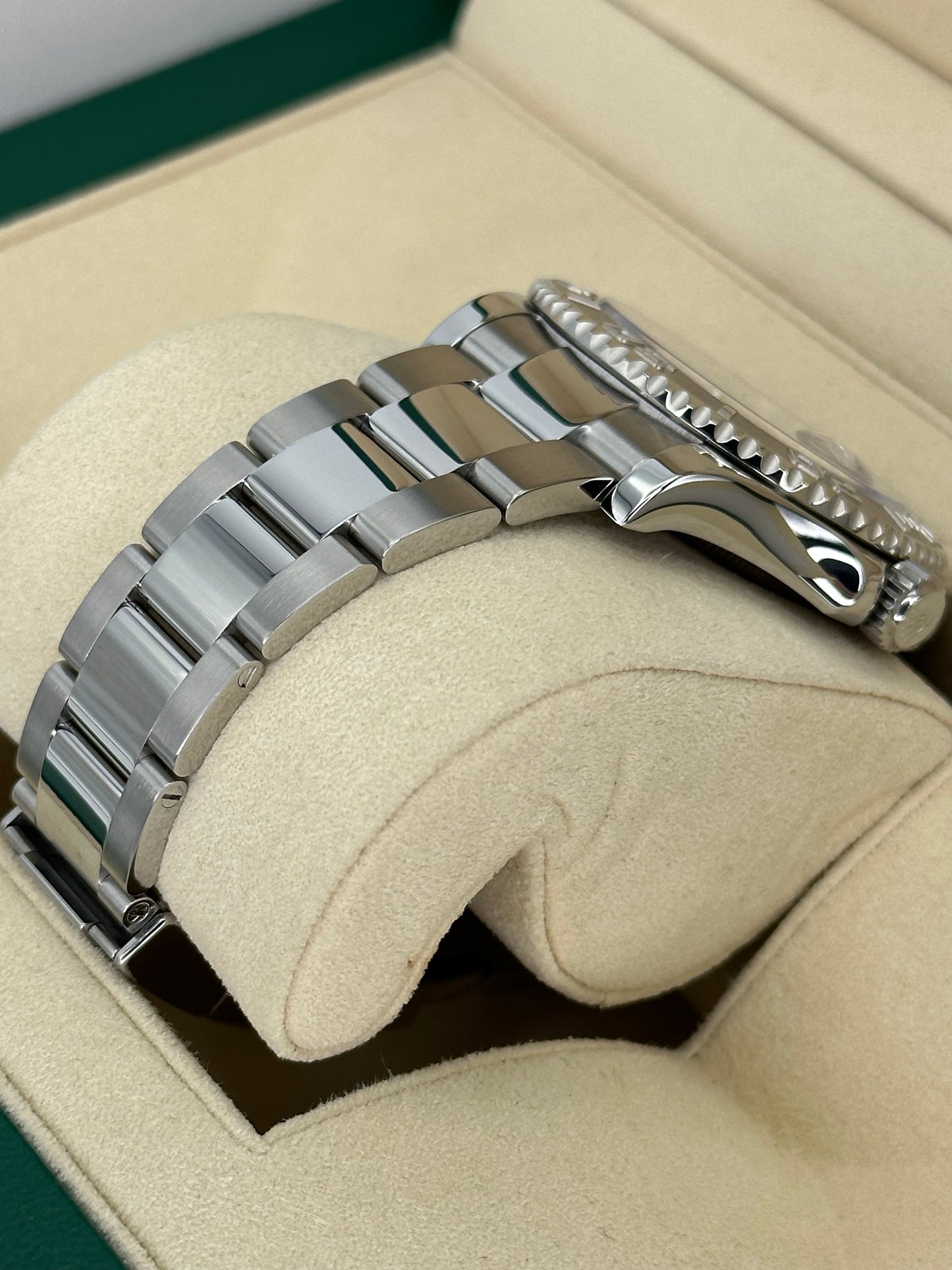 2019 Rolex Yacht-Master 40mm 116622 Stainless Steel Rhodium Dial - MyWatchLLC