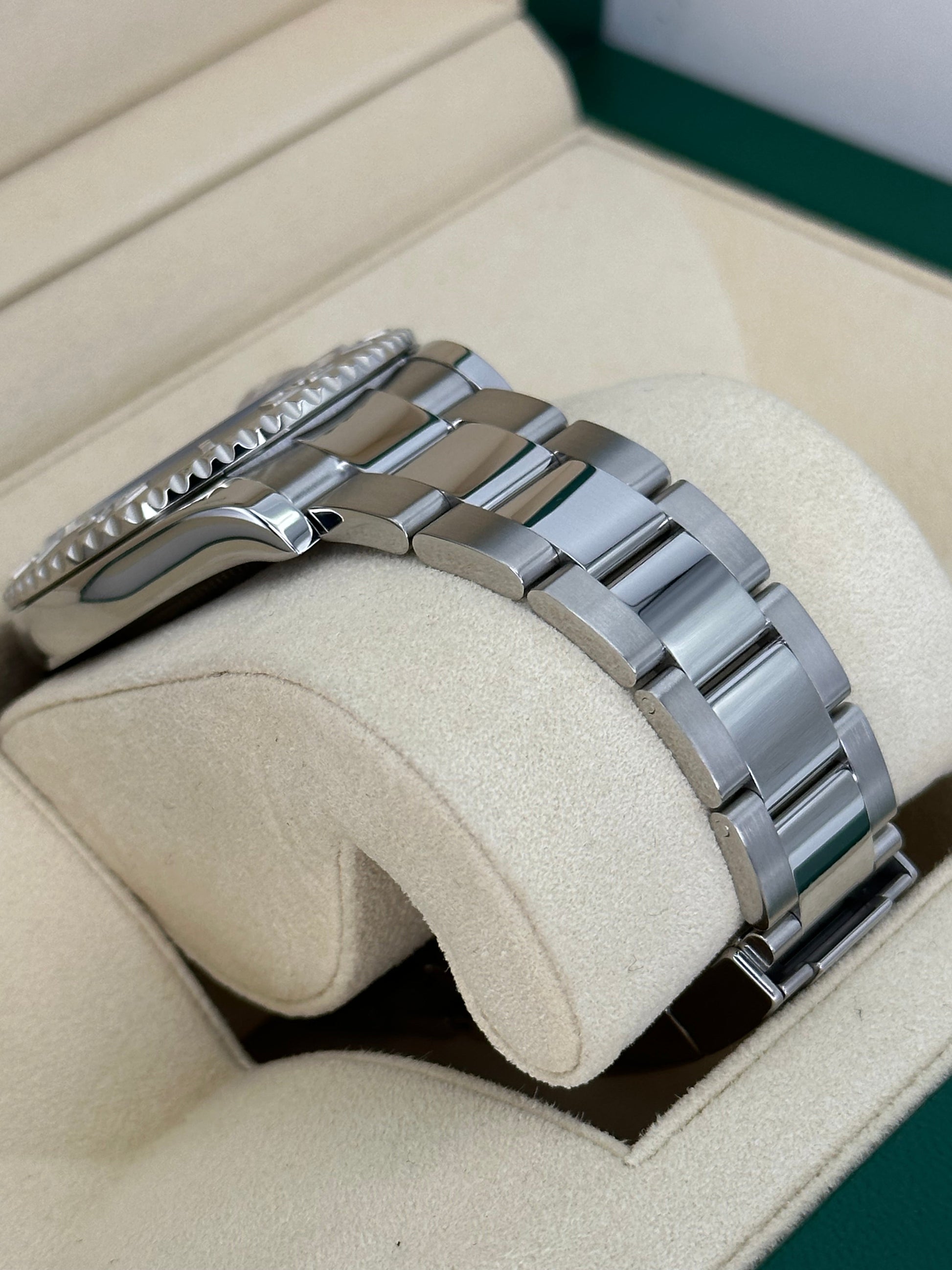 2019 Rolex Yacht-Master 40mm 116622 Stainless Steel Rhodium Dial - MyWatchLLC