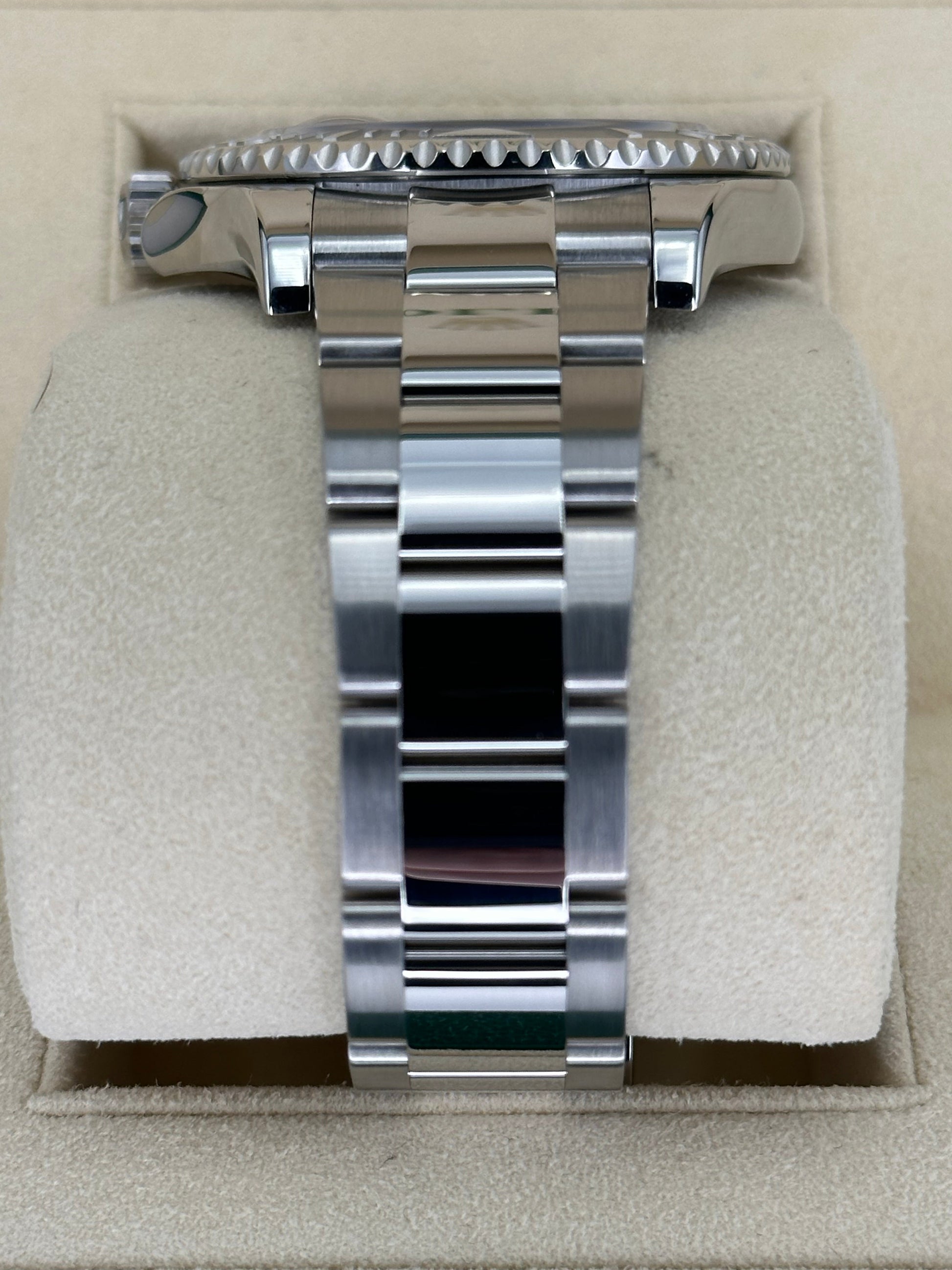 2019 Rolex Yacht-Master 40mm 116622 Stainless Steel Rhodium Dial - MyWatchLLC