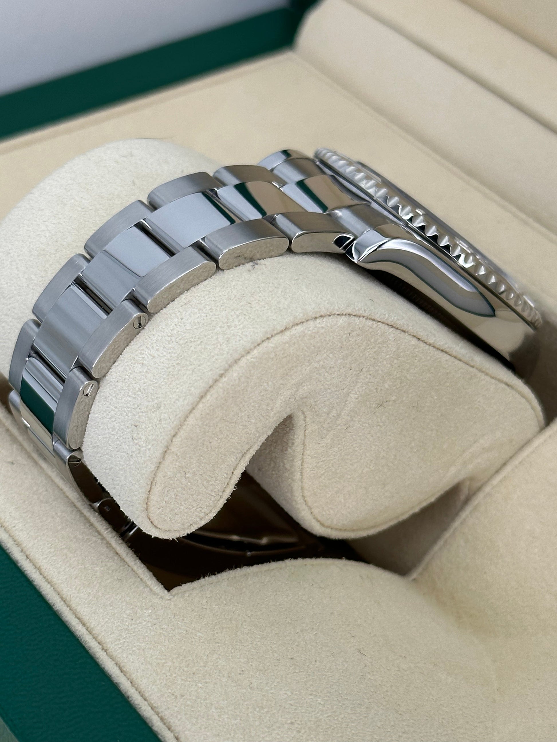 2019 Rolex Yacht-Master 40mm 116622 Stainless Steel Rhodium Dial - MyWatchLLC