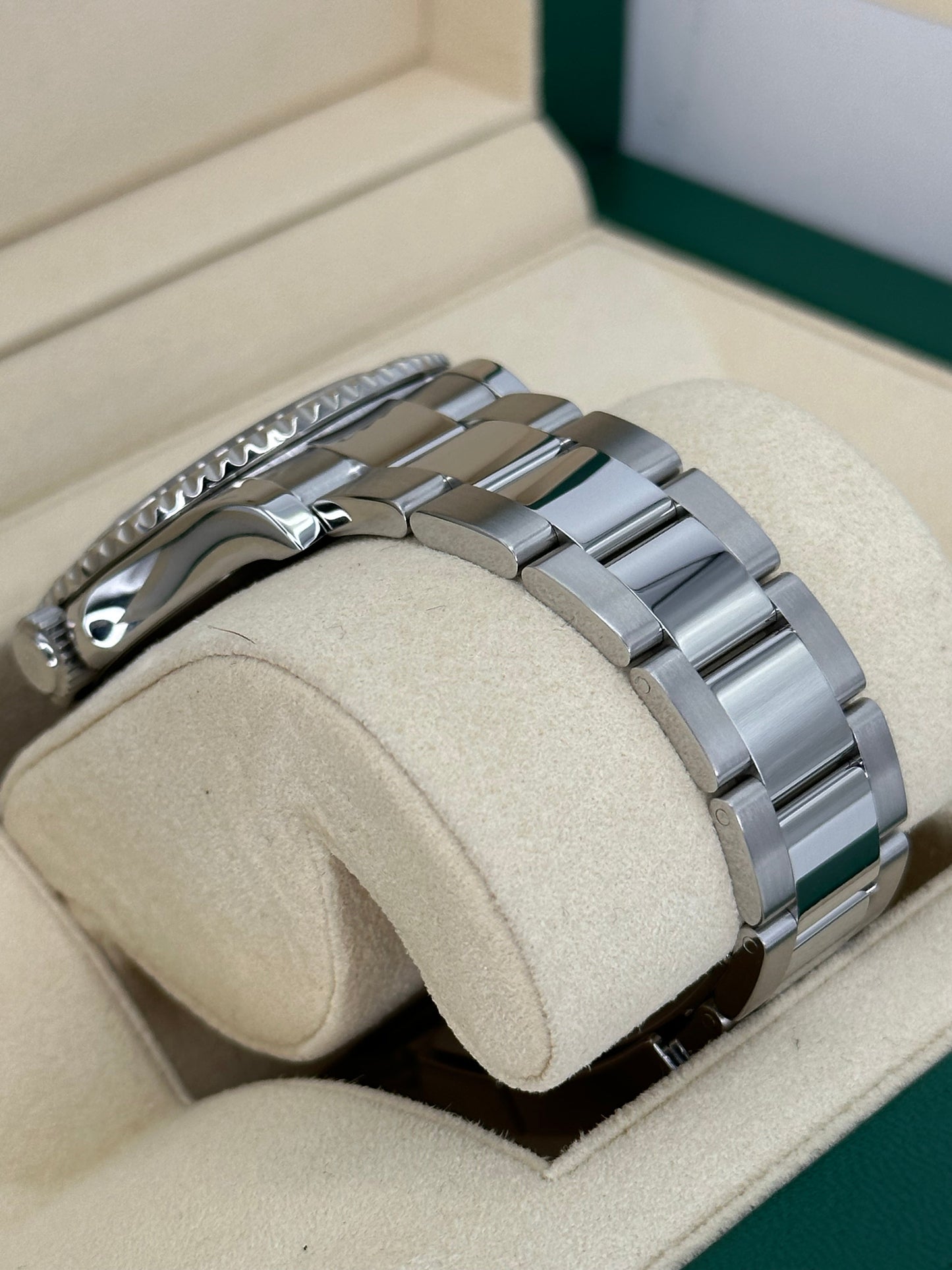 2019 Rolex Yacht-Master 40mm 116622 Stainless Steel Rhodium Dial - MyWatchLLC