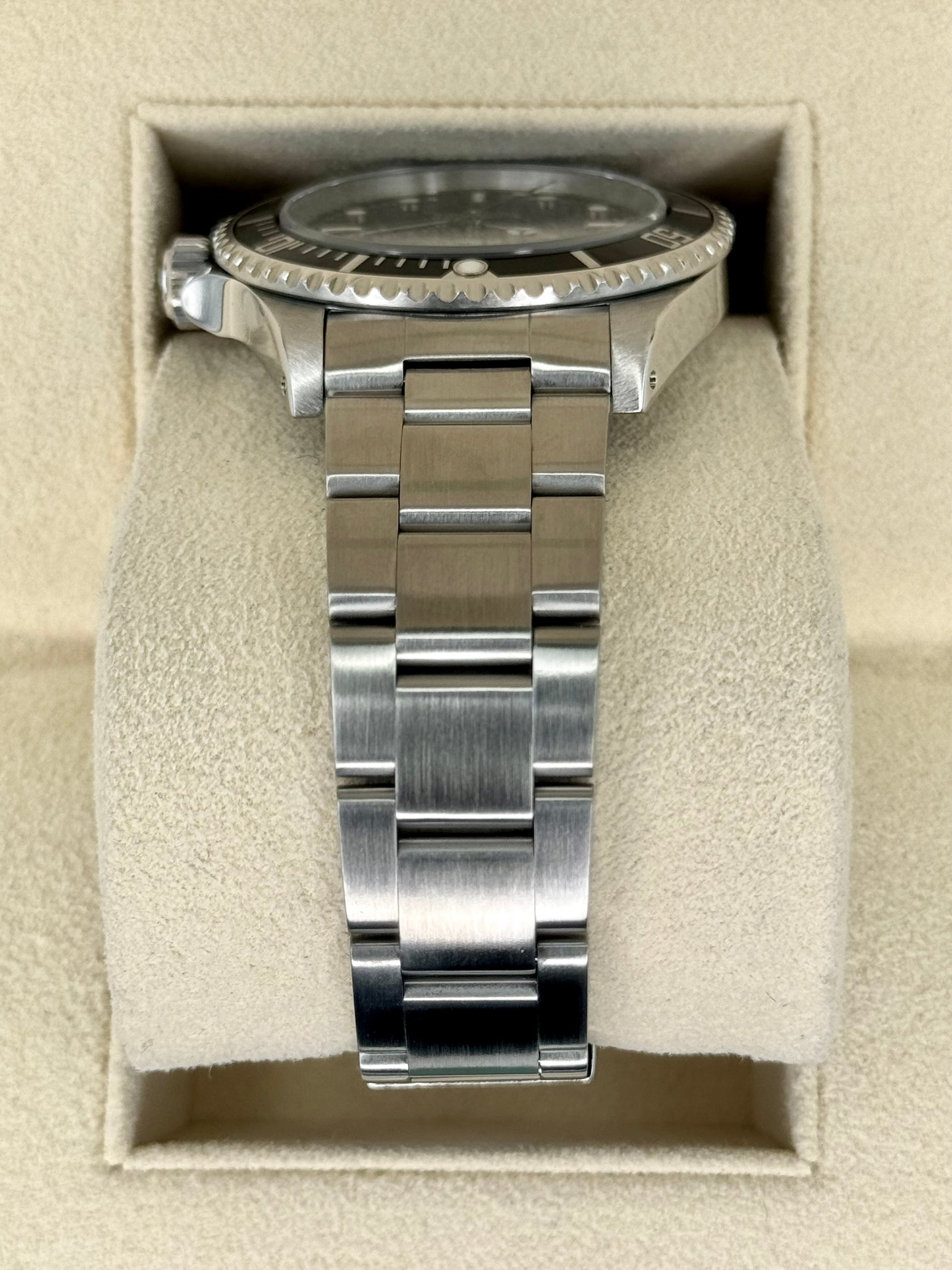 1995 Rolex Submariner 40mm 14060 Stainless Steel Black Dial - MyWatchLLC