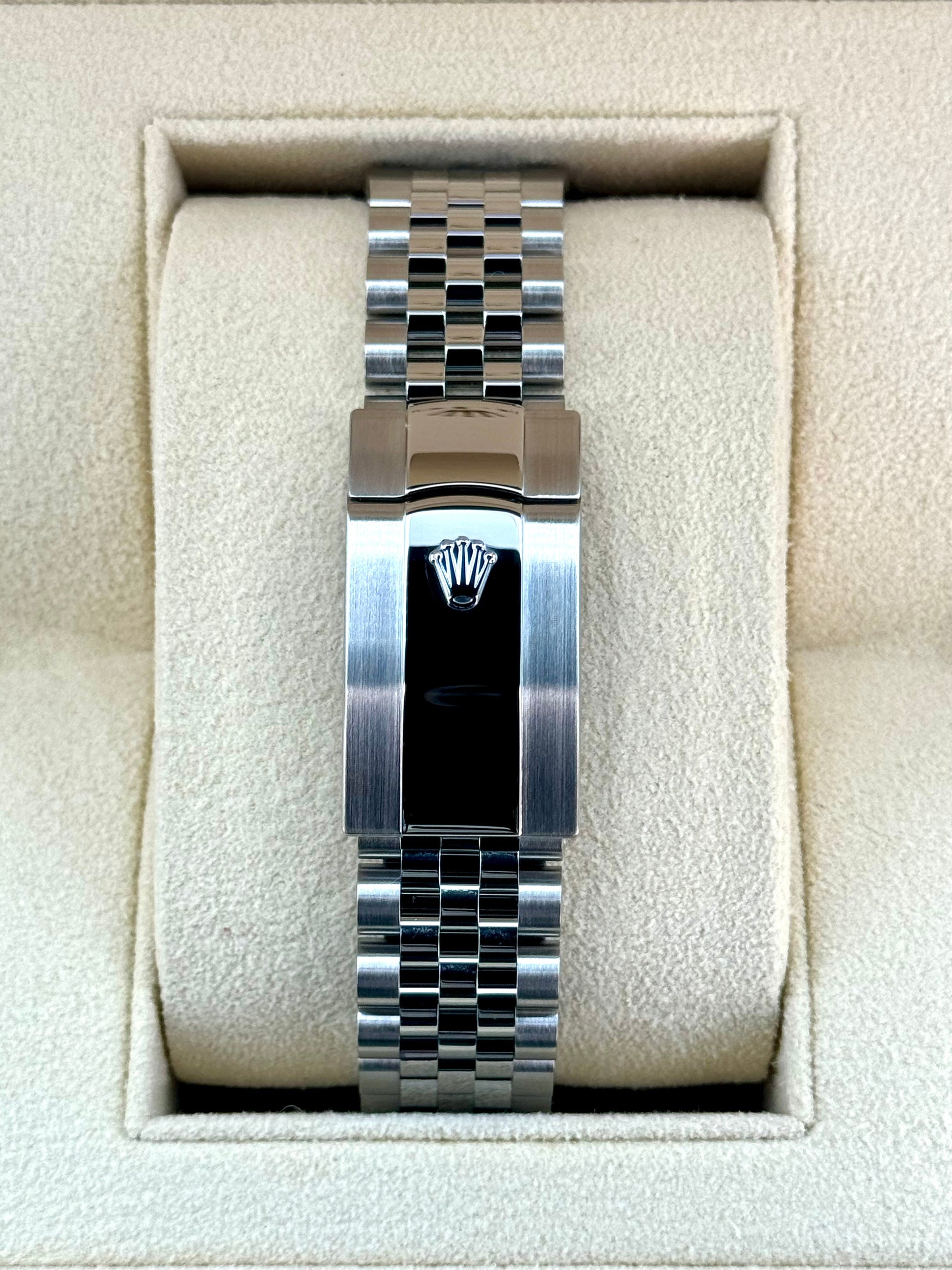 2022 Rolex Datejust 41mm 126334 Stainless Steel Jubilee Blue Dial - MyWatchLLC