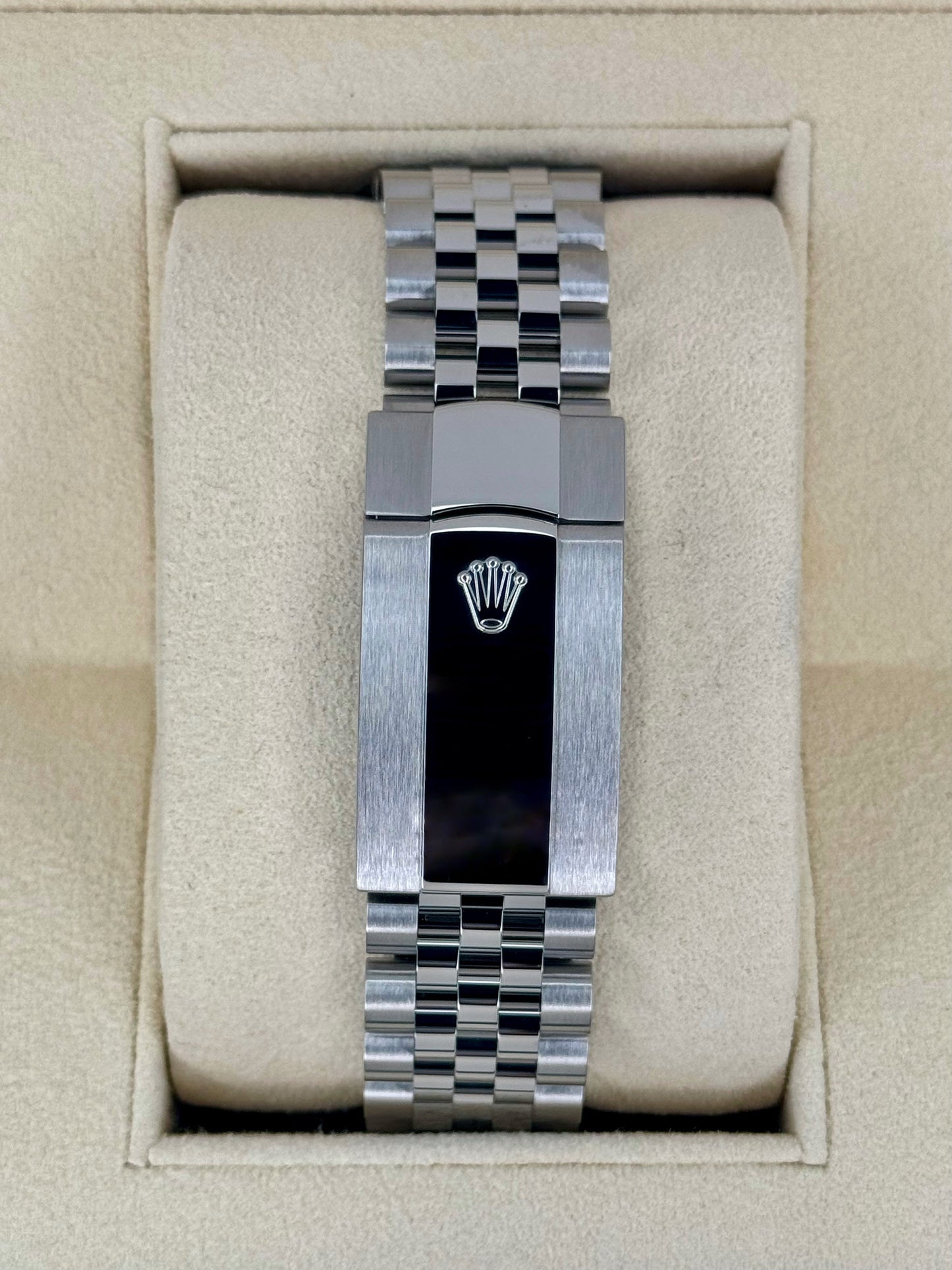 2022 Sky-Dweller 42mm 326934 Stainless Steel Jubilee Blue Dial - MyWatchLLC