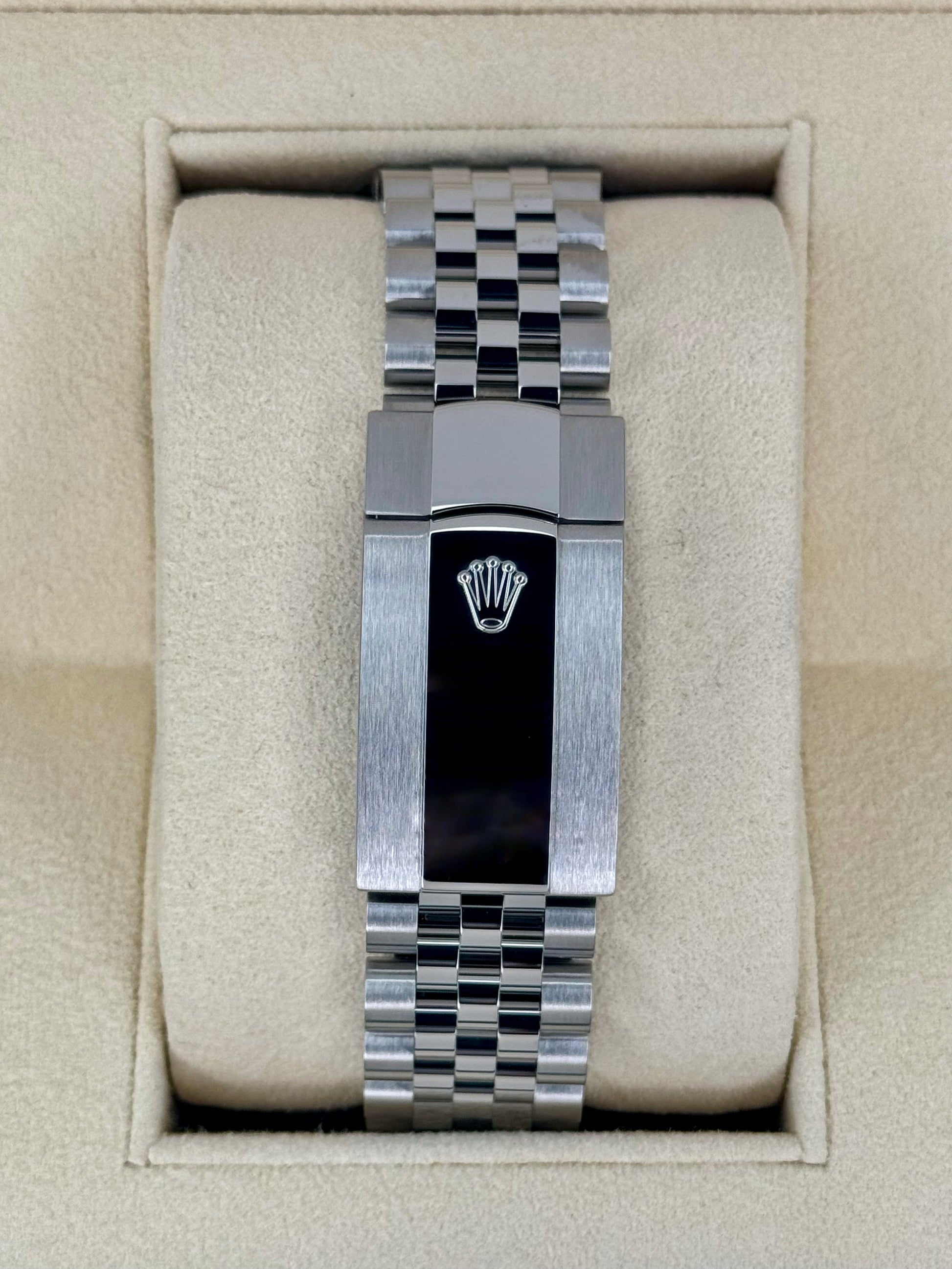 2022 Sky-Dweller 42mm 326934 Stainless Steel Jubilee Blue Dial - MyWatchLLC