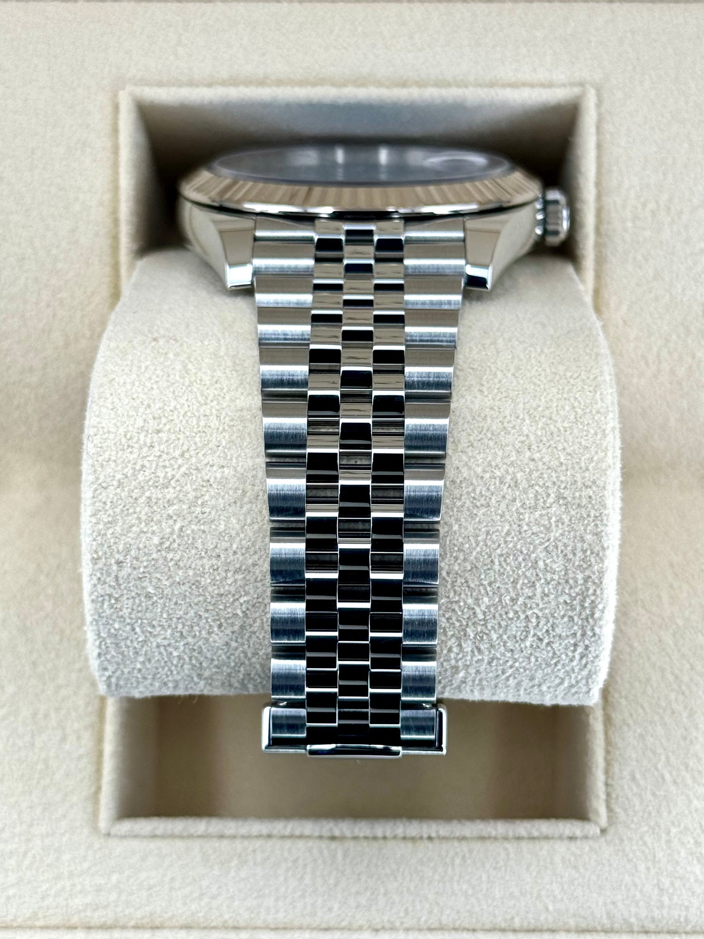 2022 Rolex Datejust 41mm 126334 Stainless Steel Jubilee Blue Dial - MyWatchLLC