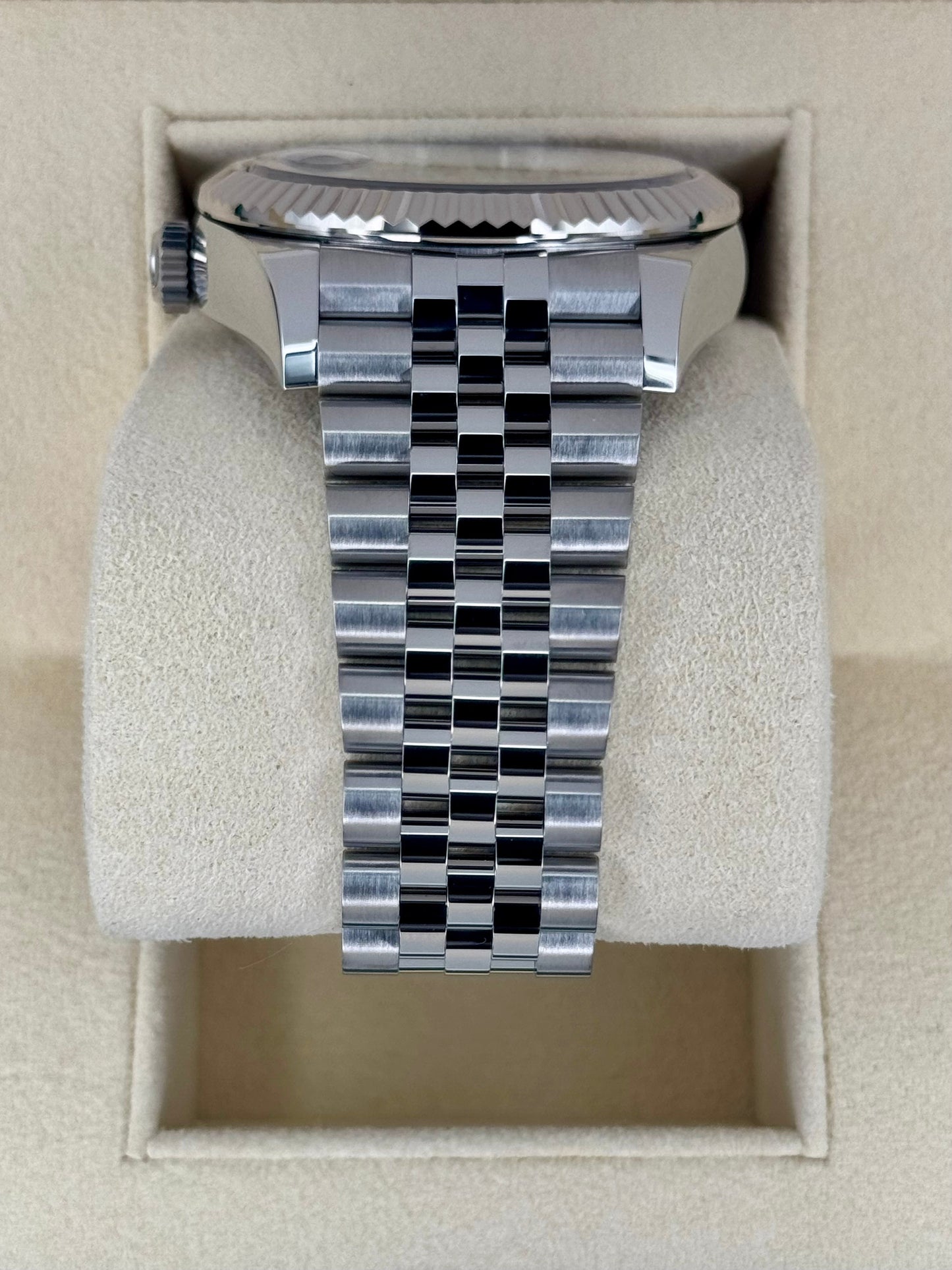 2022 Sky-Dweller 42mm 326934 Stainless Steel Jubilee Blue Dial - MyWatchLLC