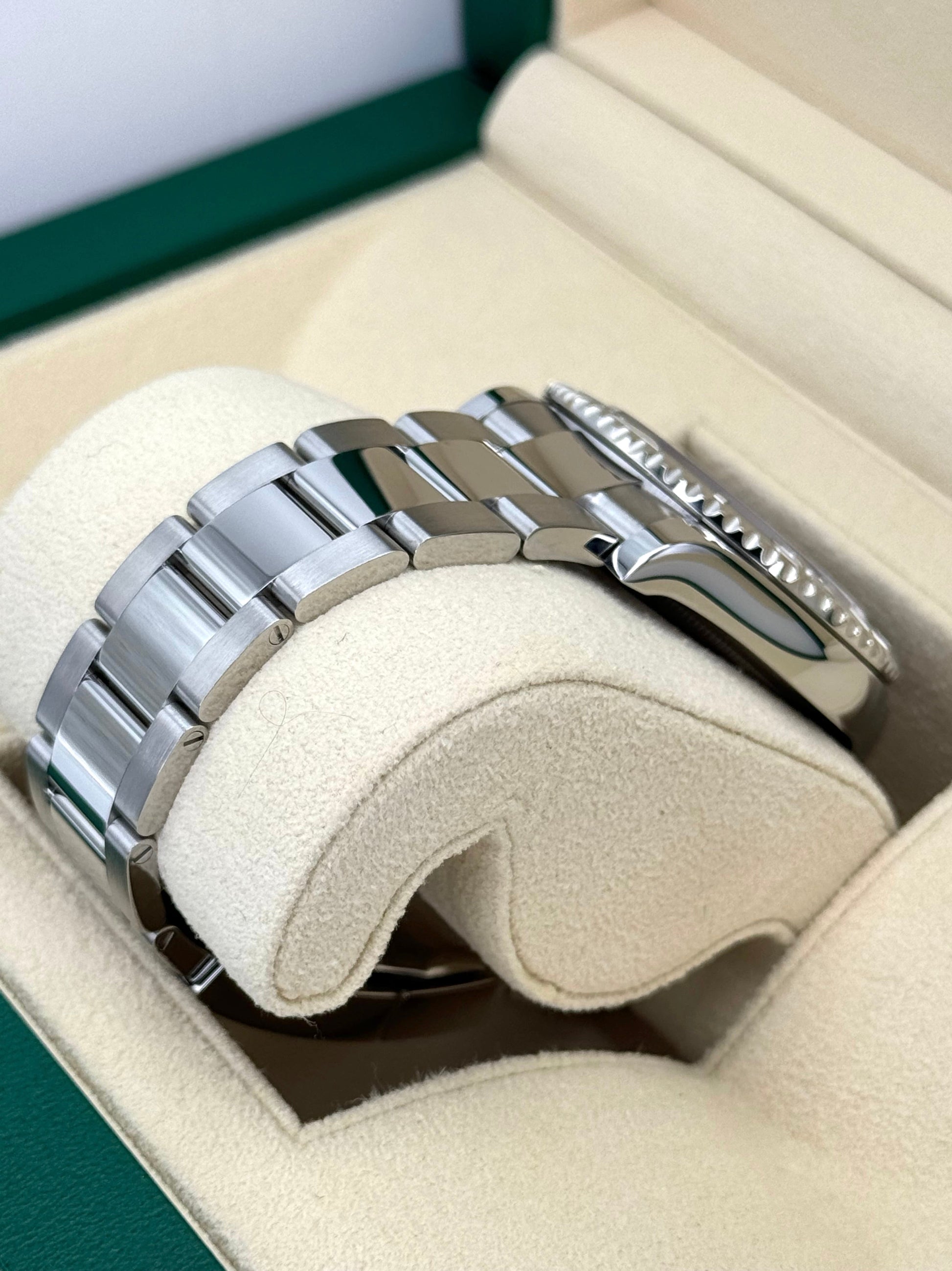 2023 Rolex Yacht-Master 40m 126622 Stainless Steel Blue Dial - MyWatchLLC