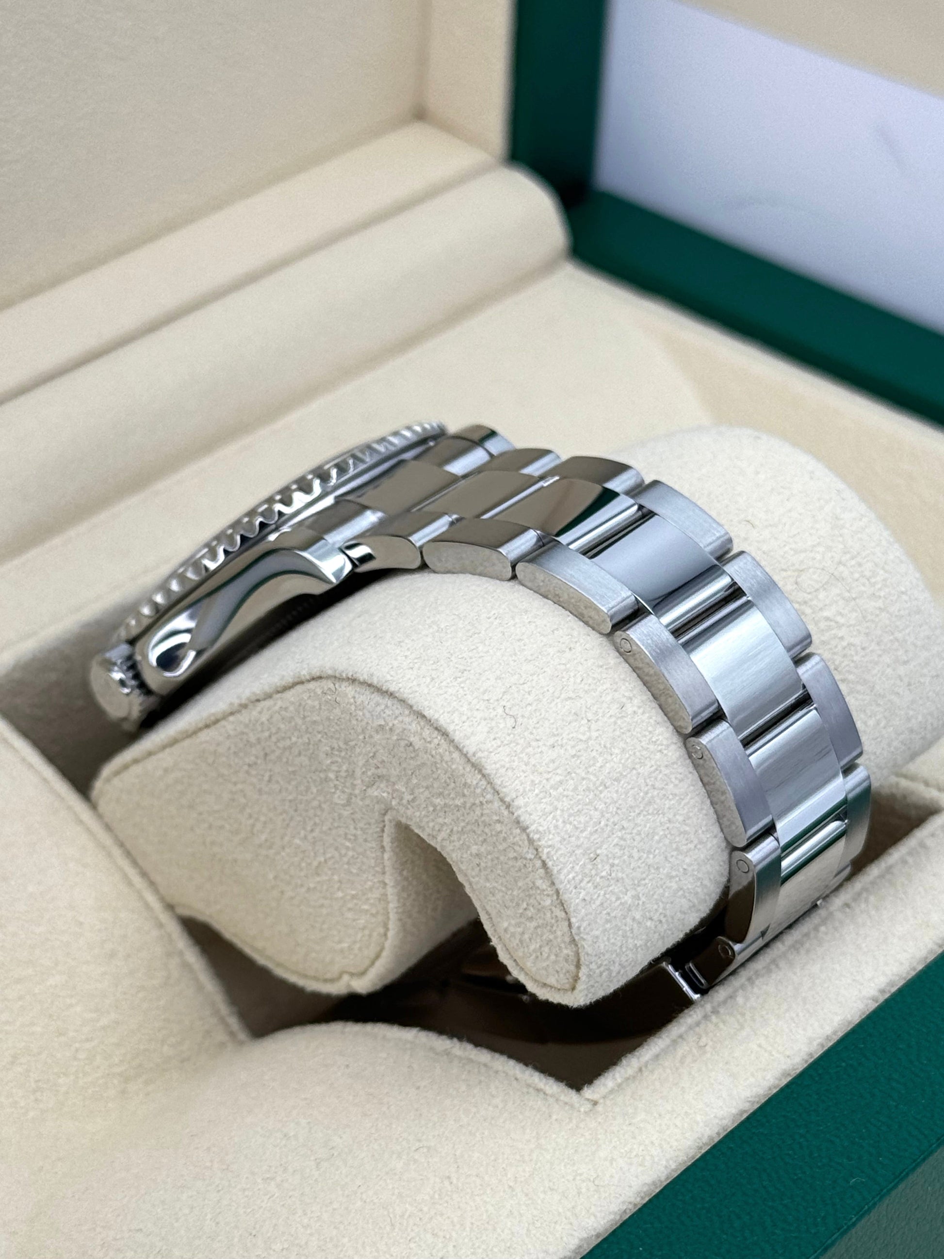 2023 Rolex Yacht-Master 40m 126622 Stainless Steel Blue Dial - MyWatchLLC