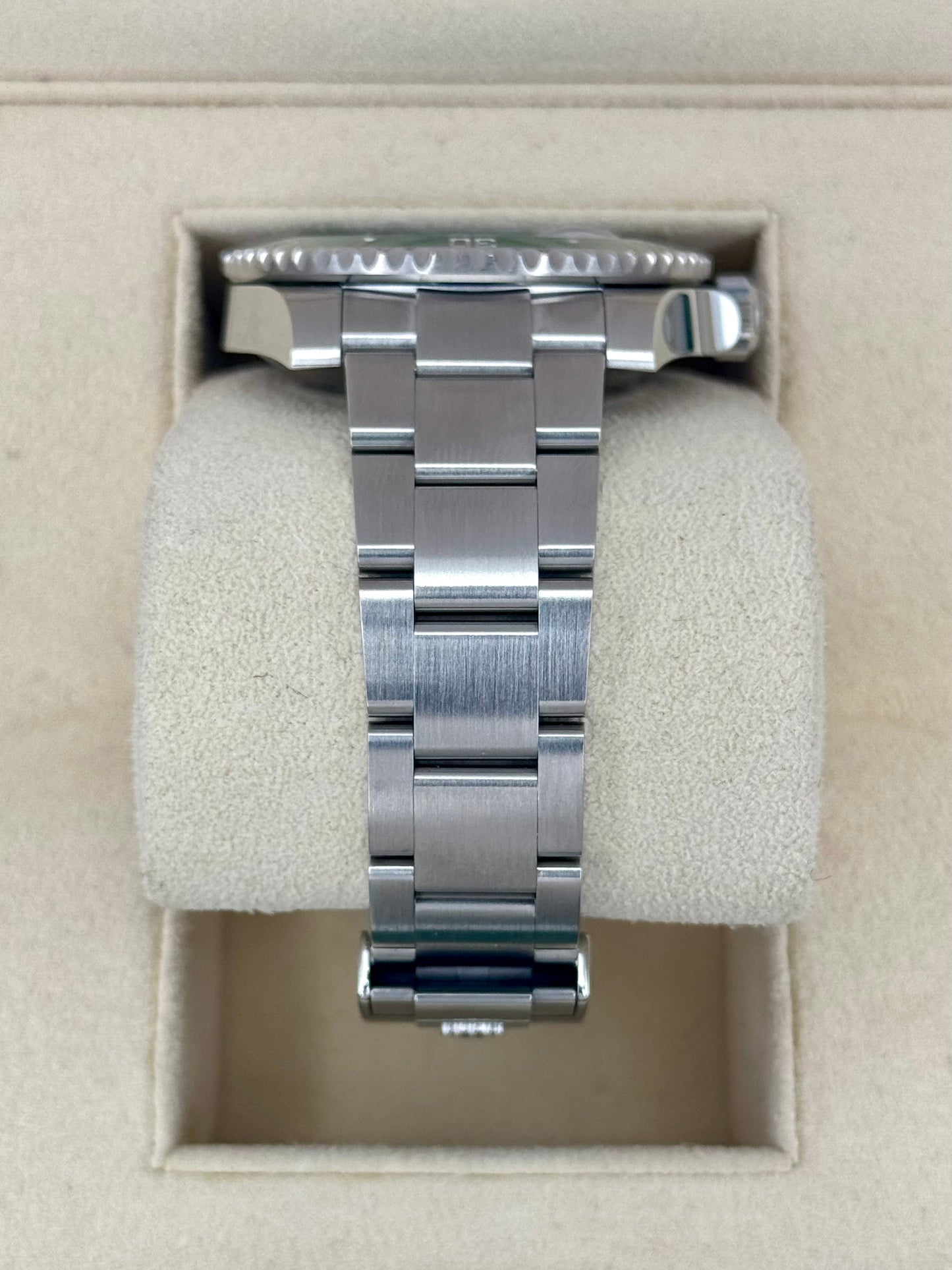 2018 Rolex Submariner “Hulkâ€?40mm 116610LV Green Dial - MyWatchLLC