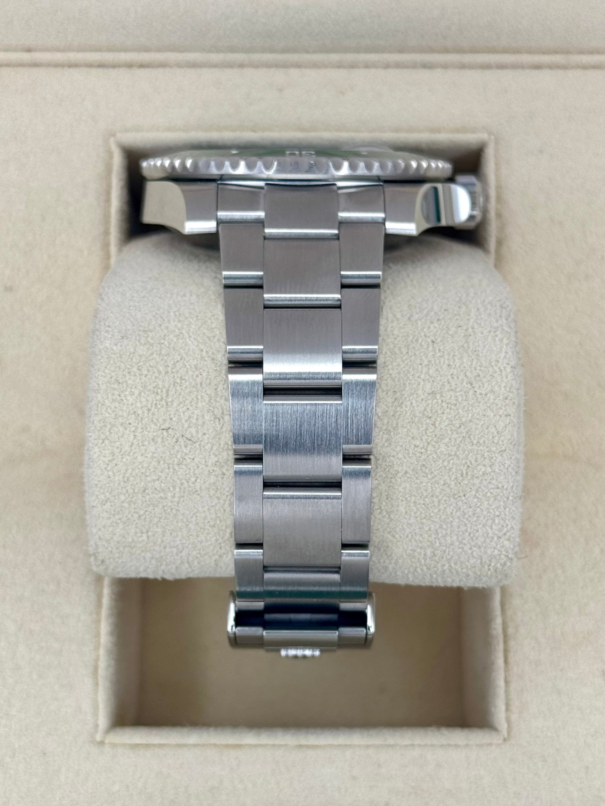 2018 Rolex Submariner “Hulkâ€?40mm 116610LV Green Dial - MyWatchLLC