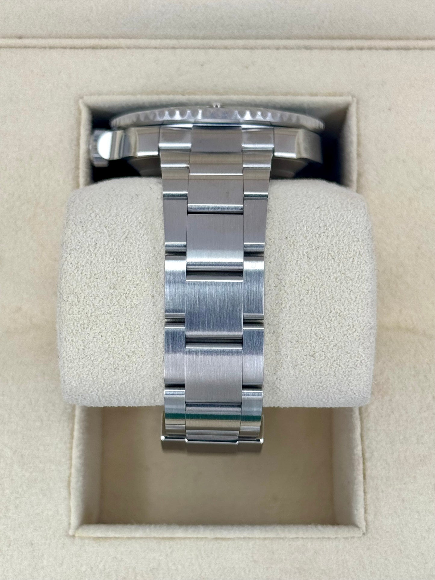 2018 Rolex Submariner “Hulkâ€?40mm 116610LV Green Dial - MyWatchLLC