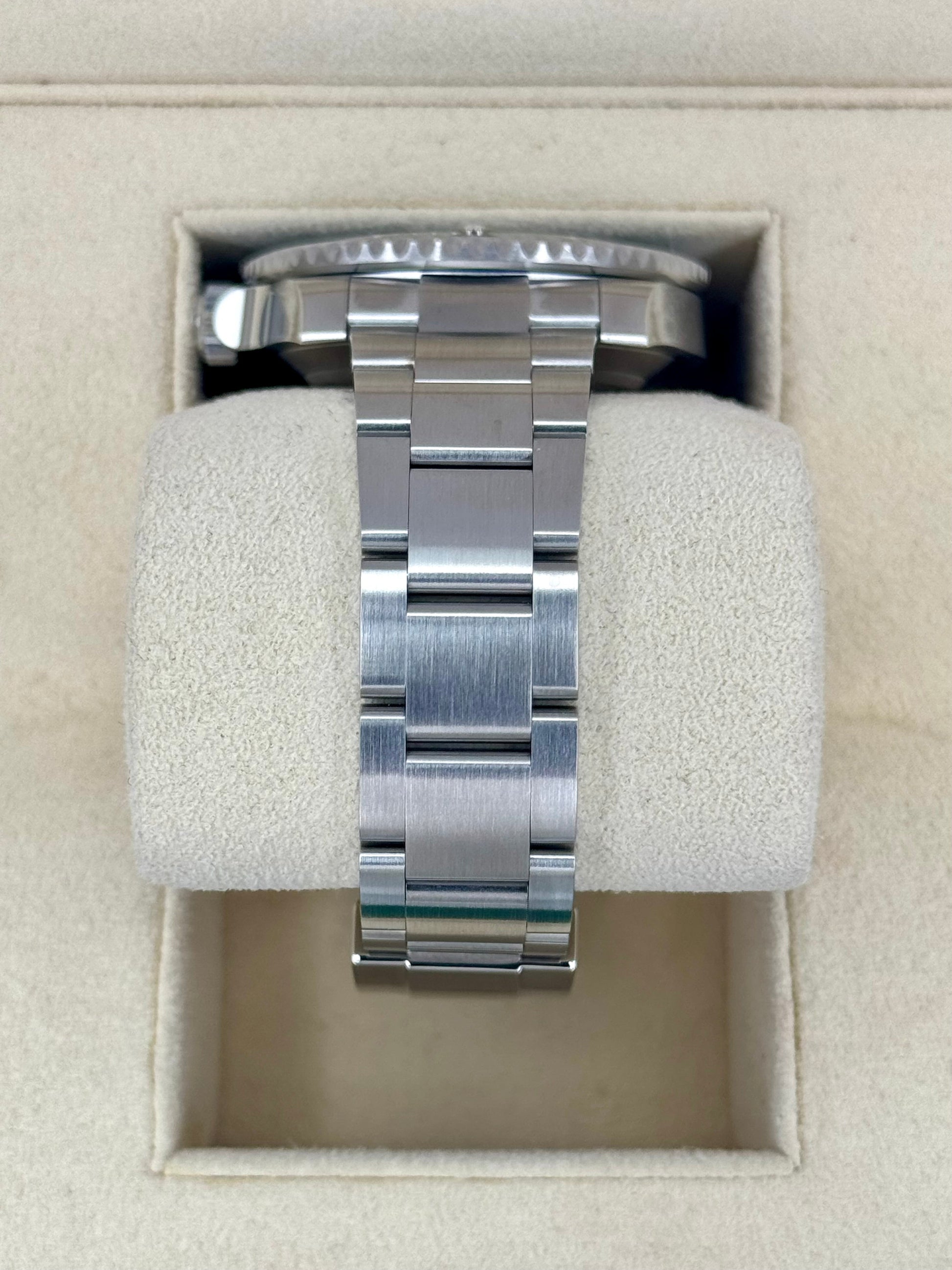 2018 Rolex Submariner “Hulkâ€?40mm 116610LV Green Dial - MyWatchLLC