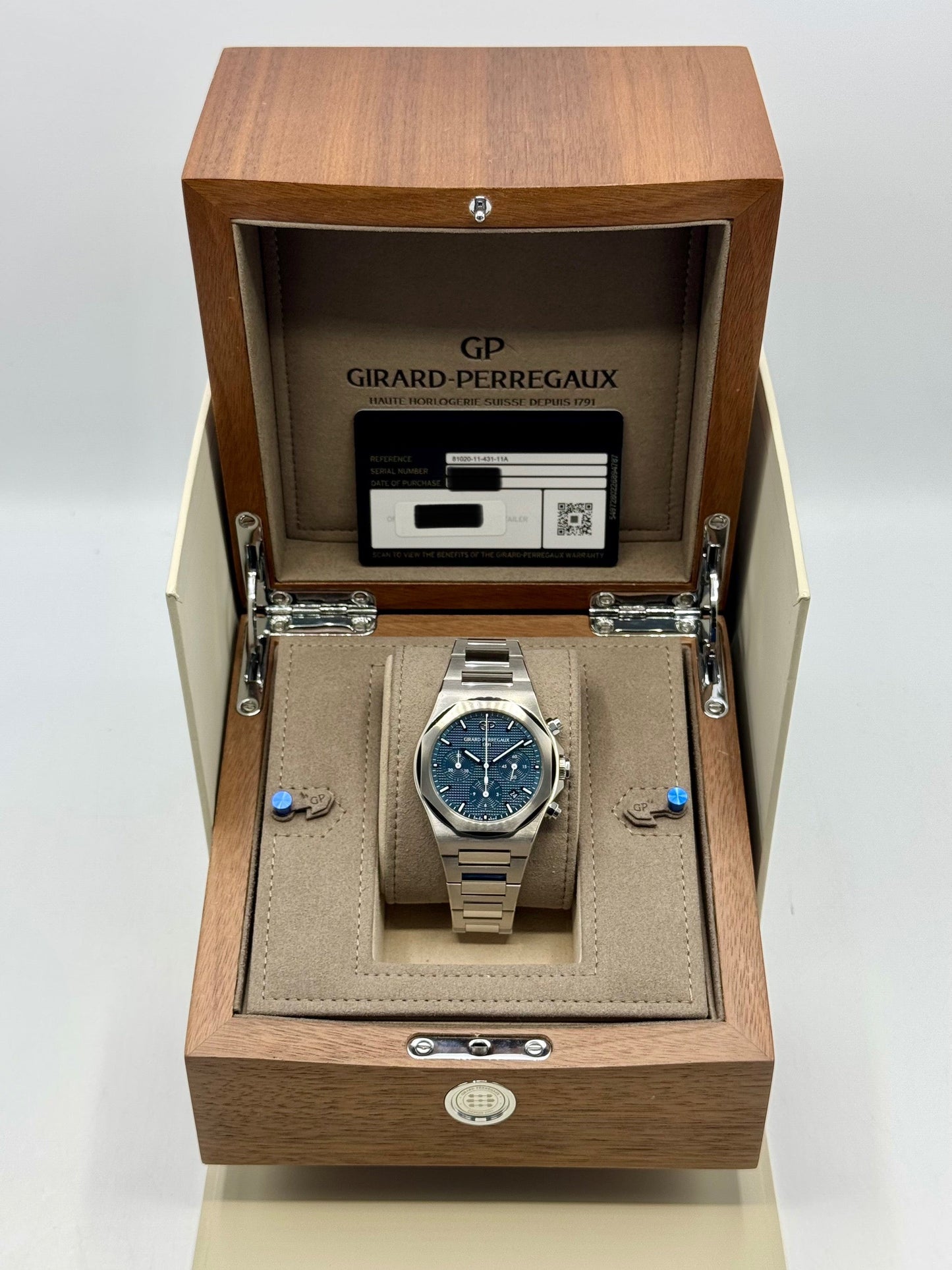 2022 Girard-Perregaux Laureato Chronograph 42mm 81020-11-431-11A Blue Dial - MyWatchLLC