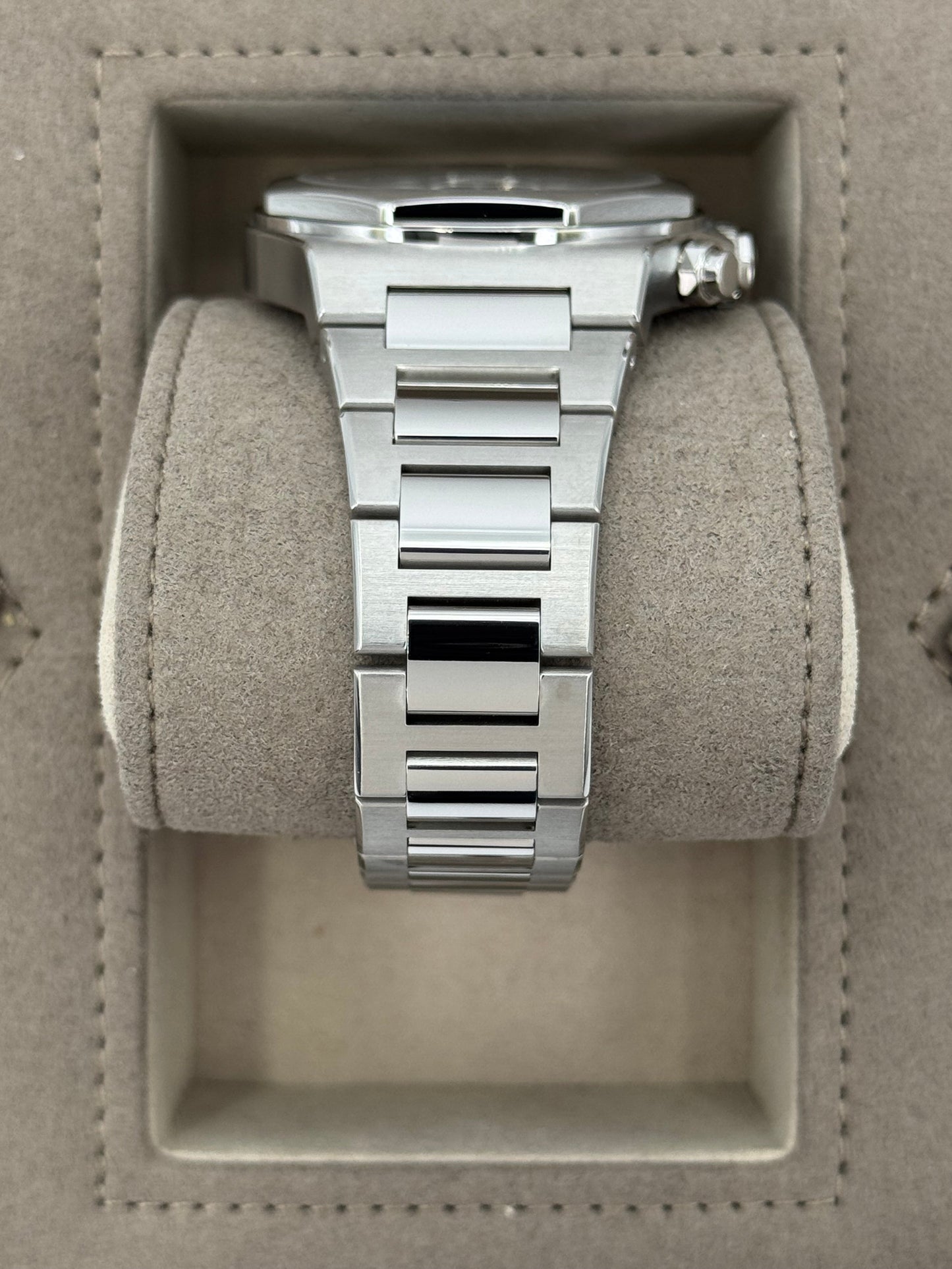 2022 Girard-Perregaux Laureato Chronograph 42mm 81020-11-431-11A Blue Dial - MyWatchLLC