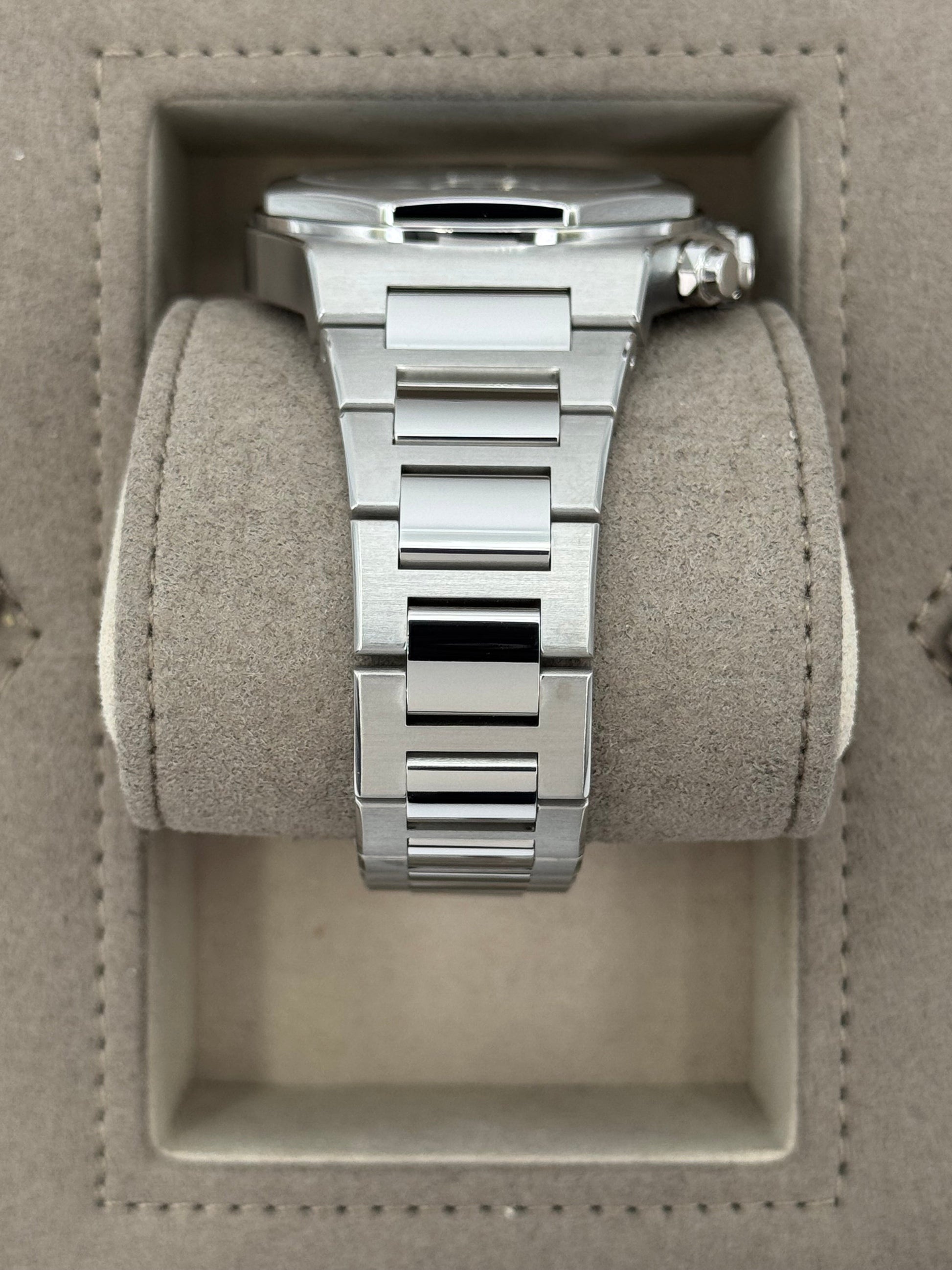 2022 Girard-Perregaux Laureato Chronograph 42mm 81020-11-431-11A Blue Dial - MyWatchLLC