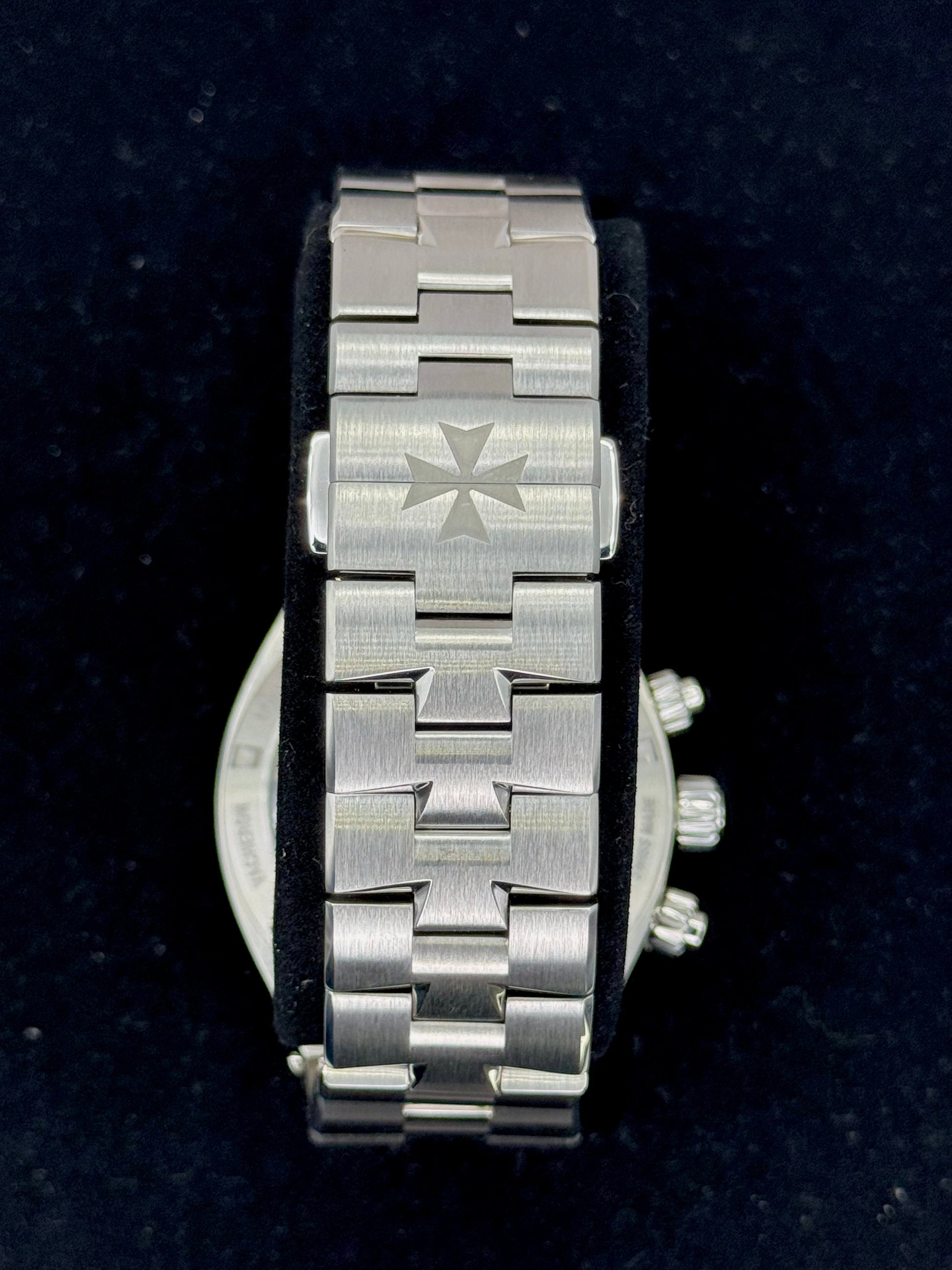 2020 Vacheron Constantin Overseas 42.5mm 5500V Stainless Blue Dial - MyWatchLLC