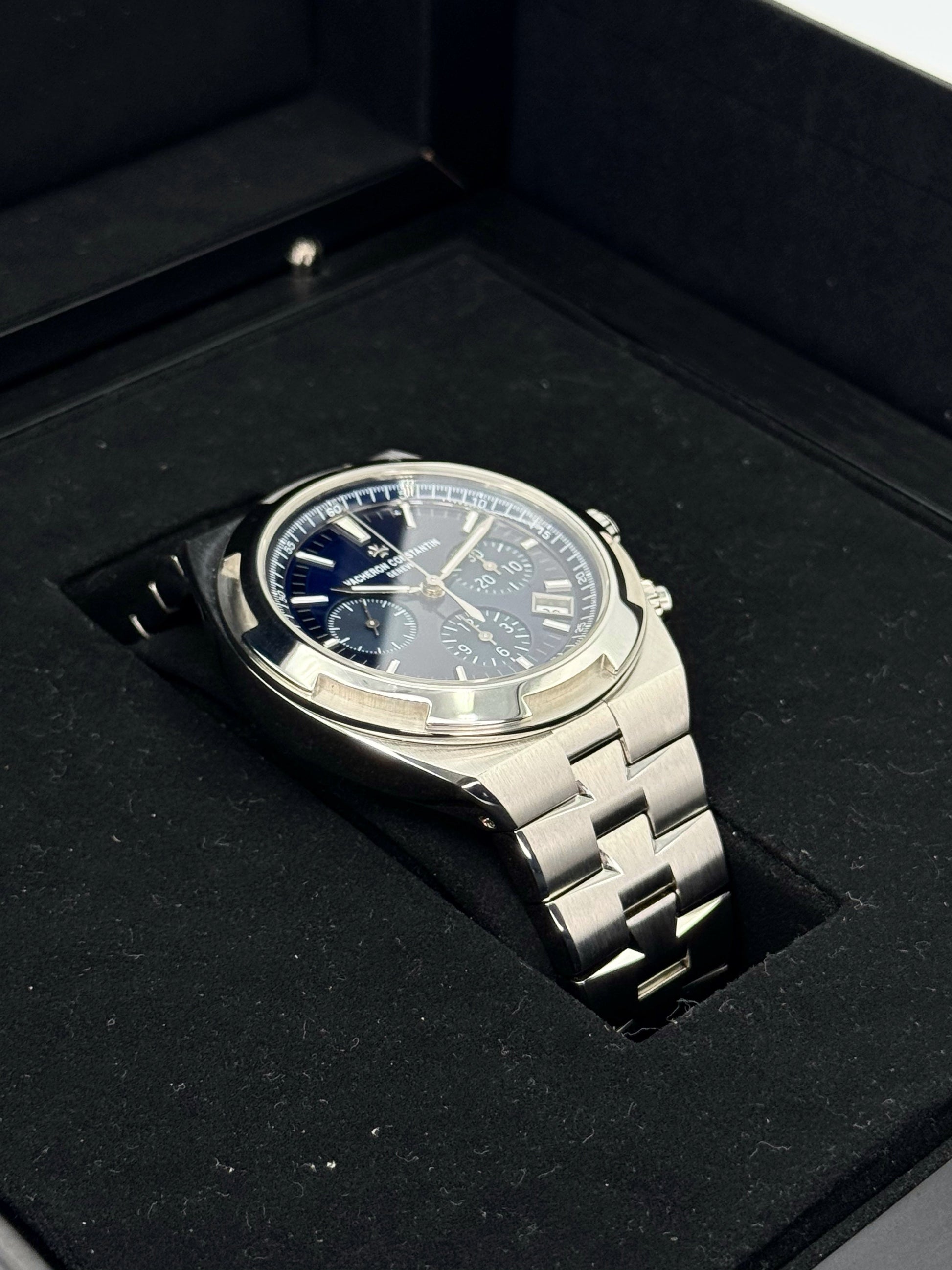 2020 Vacheron Constantin Overseas 42.5mm 5500V Stainless Blue Dial - MyWatchLLC