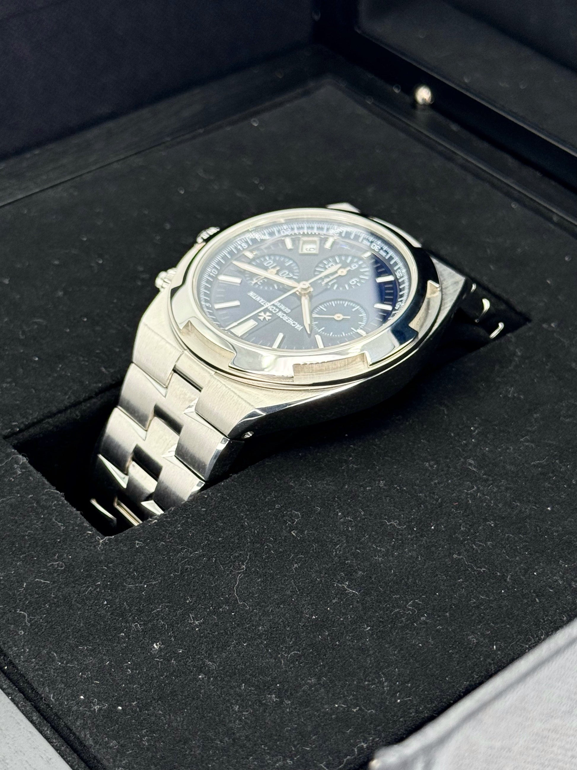 2020 Vacheron Constantin Overseas 42.5mm 5500V Stainless Blue Dial - MyWatchLLC