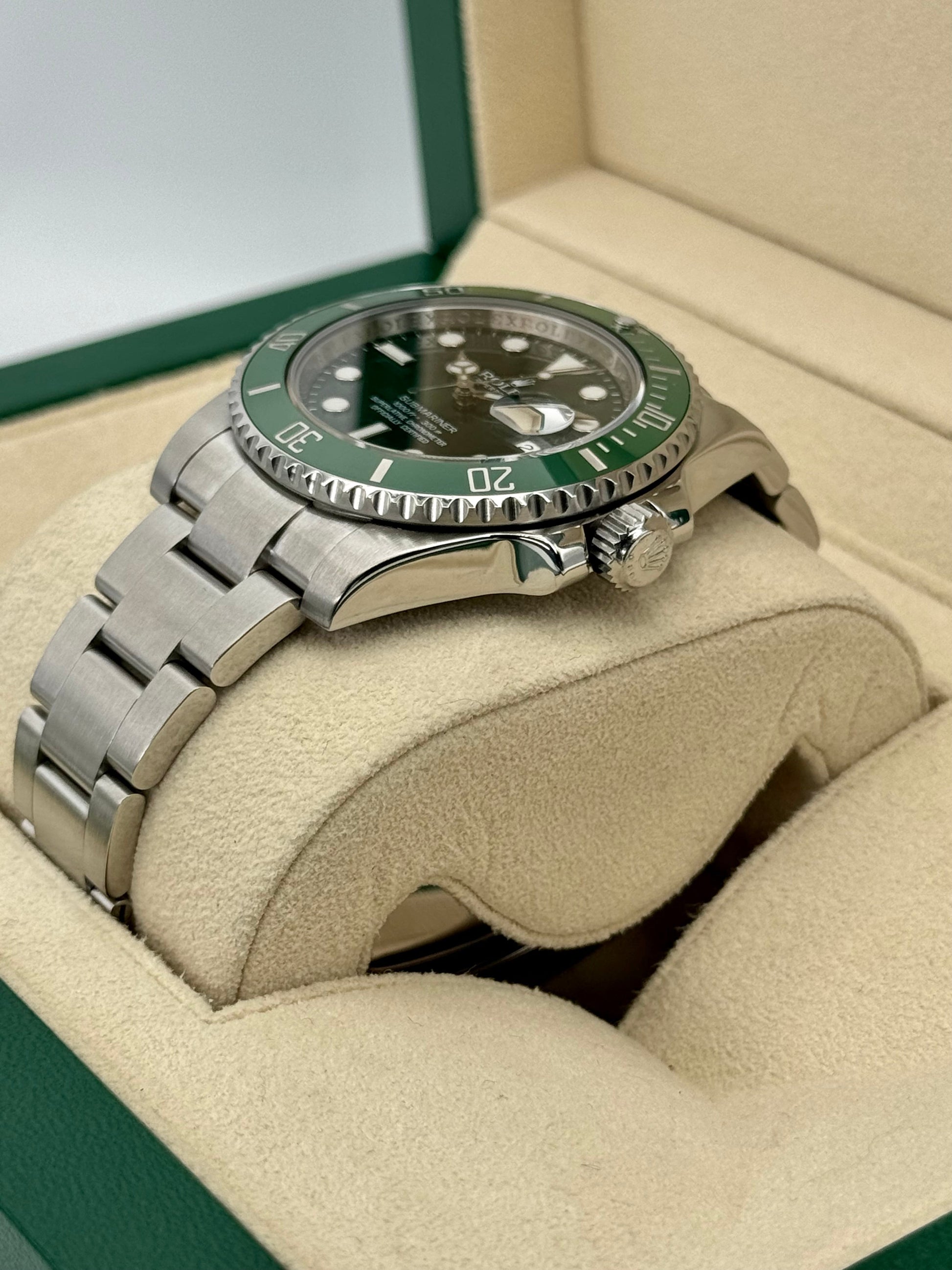 Submariner Date "Hulk" 40mm 116610LV Green Dial - MyWatchLLC