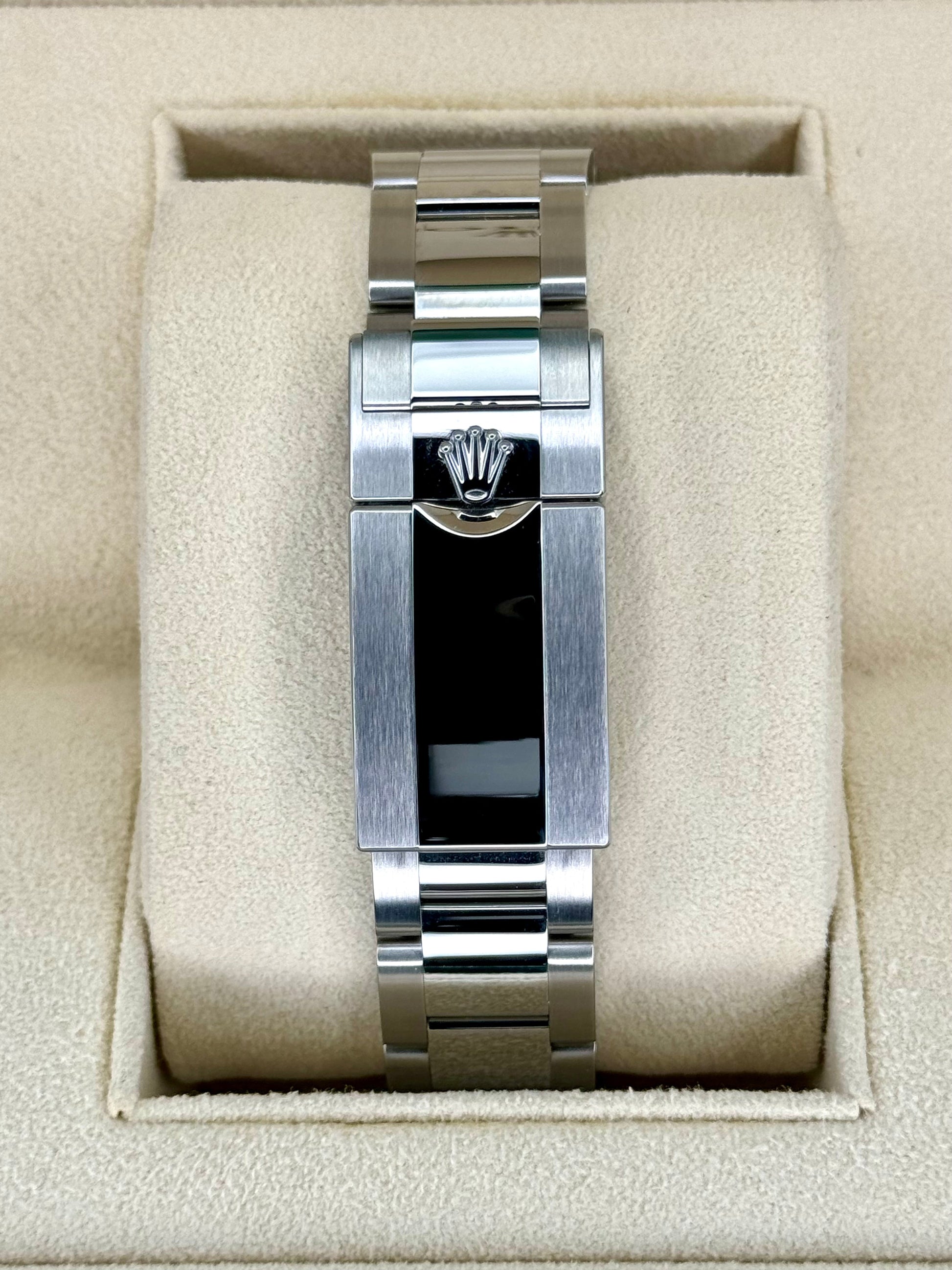 NEW 2022 GMT-Master II “Pepsiâ€?40mm 126710BLRO Oyster Black Dial - MyWatchLLC