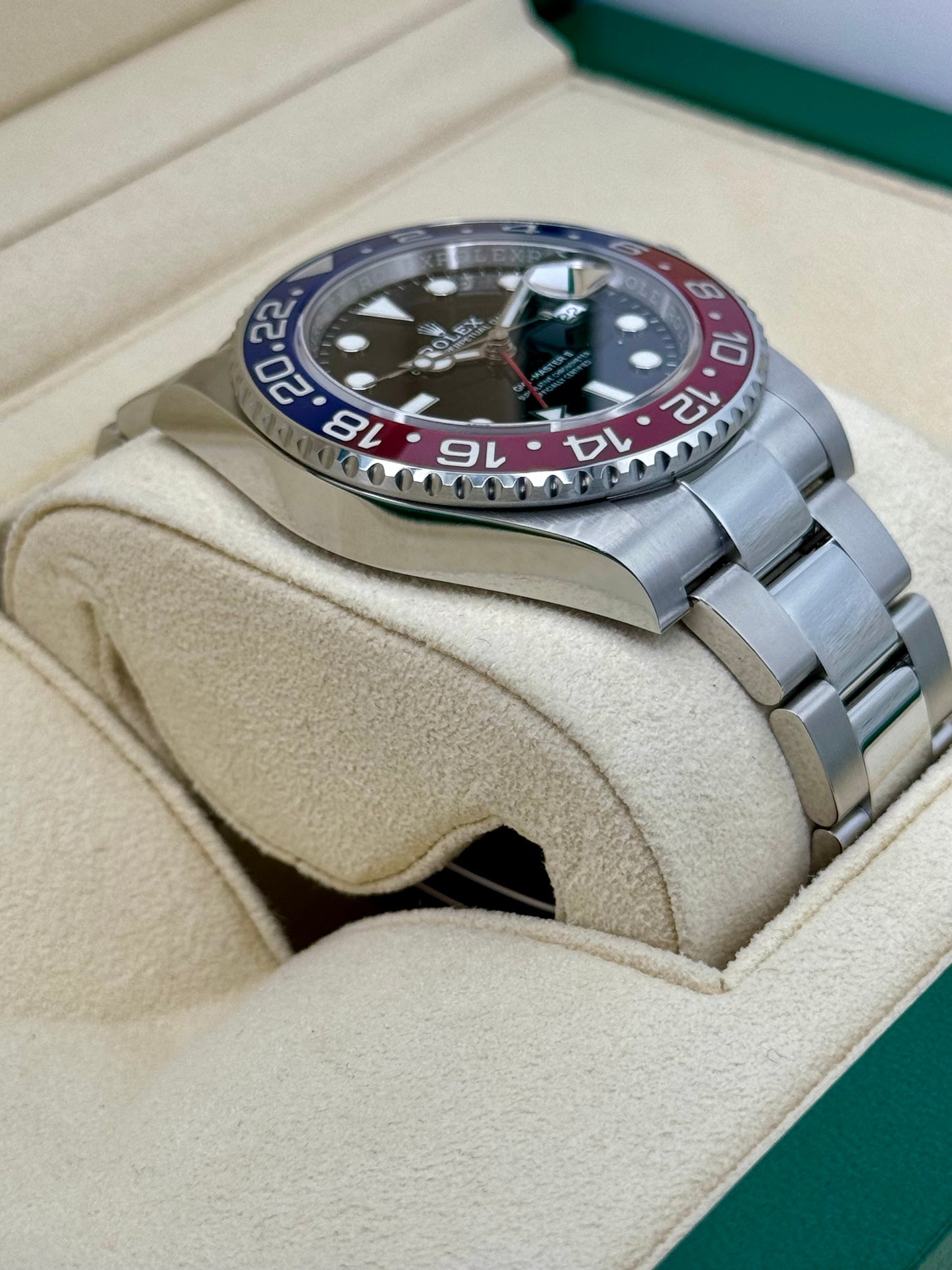 NEW 2022 GMT-Master II “Pepsiâ€?40mm 126710BLRO Oyster Black Dial - MyWatchLLC