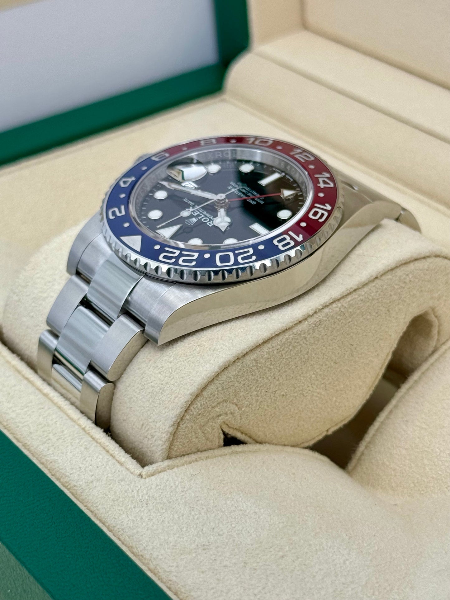 NEW 2022 GMT-Master II “Pepsiâ€?40mm 126710BLRO Oyster Black Dial - MyWatchLLC