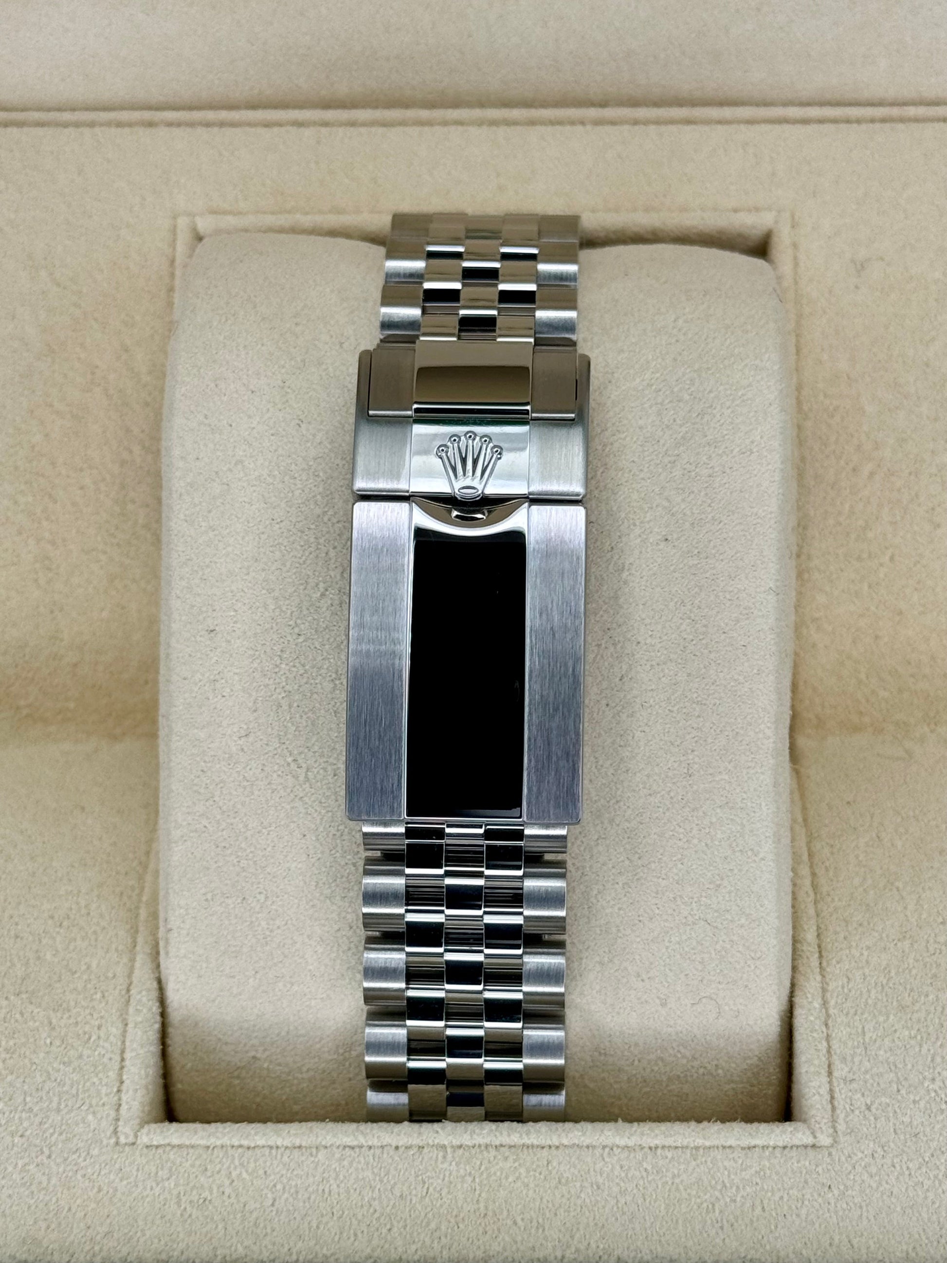 NEW 2019 GMT-Master II “Pepsiâ€?40mm 126710BLRO Jubilee Black Dial - MyWatchLLC