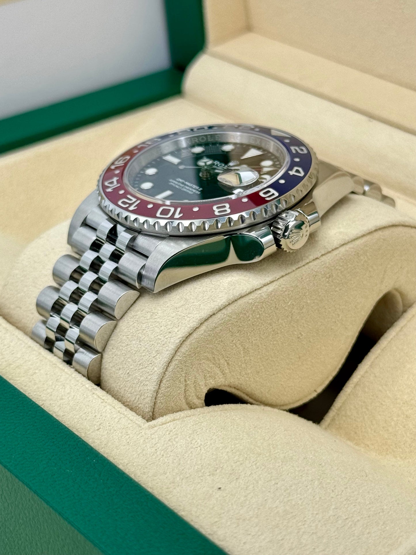 NEW 2019 GMT-Master II “Pepsiâ€?40mm 126710BLRO Jubilee Black Dial - MyWatchLLC
