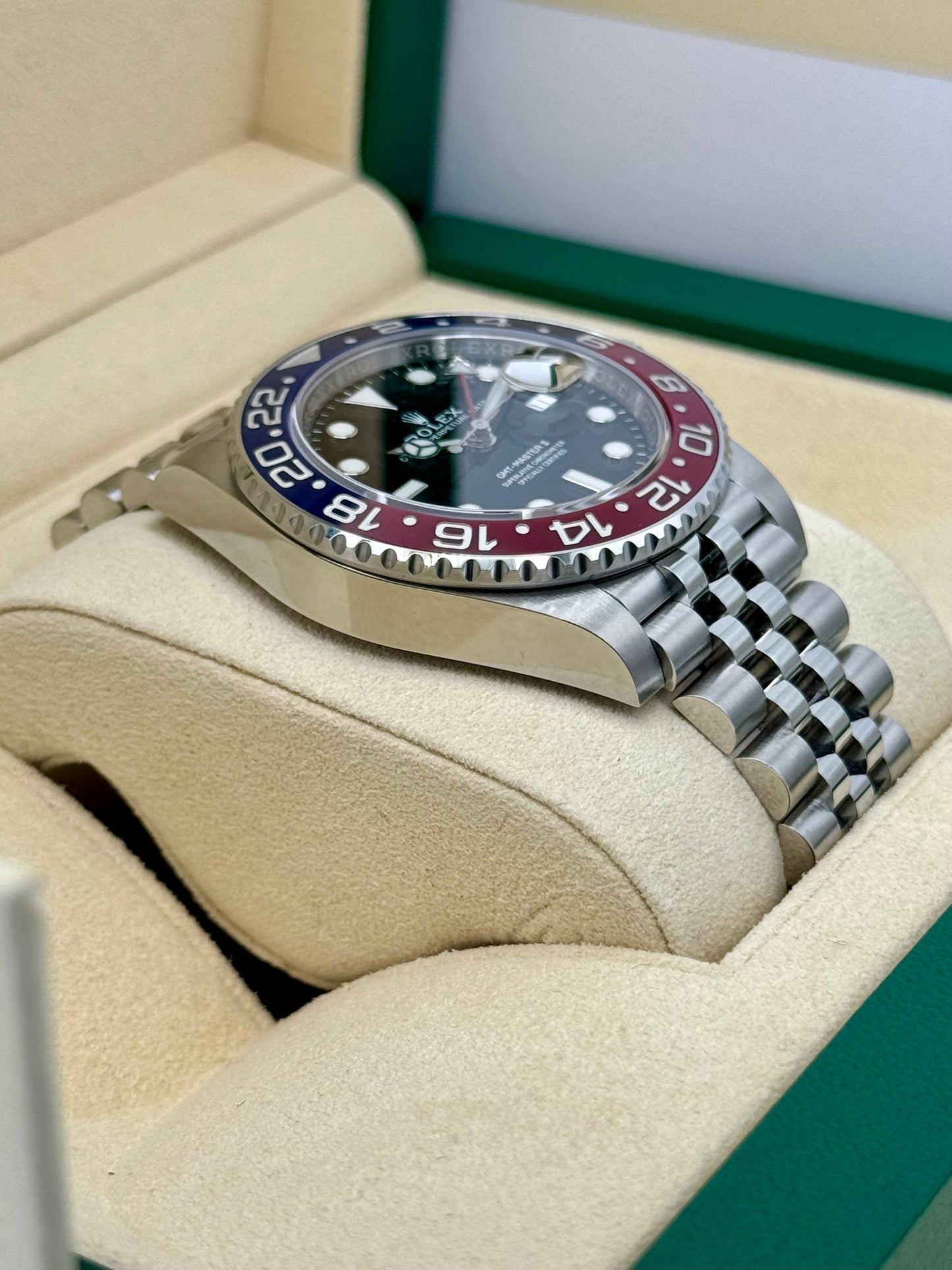 NEW 2019 GMT-Master II “Pepsiâ€?40mm 126710BLRO Jubilee Black Dial - MyWatchLLC