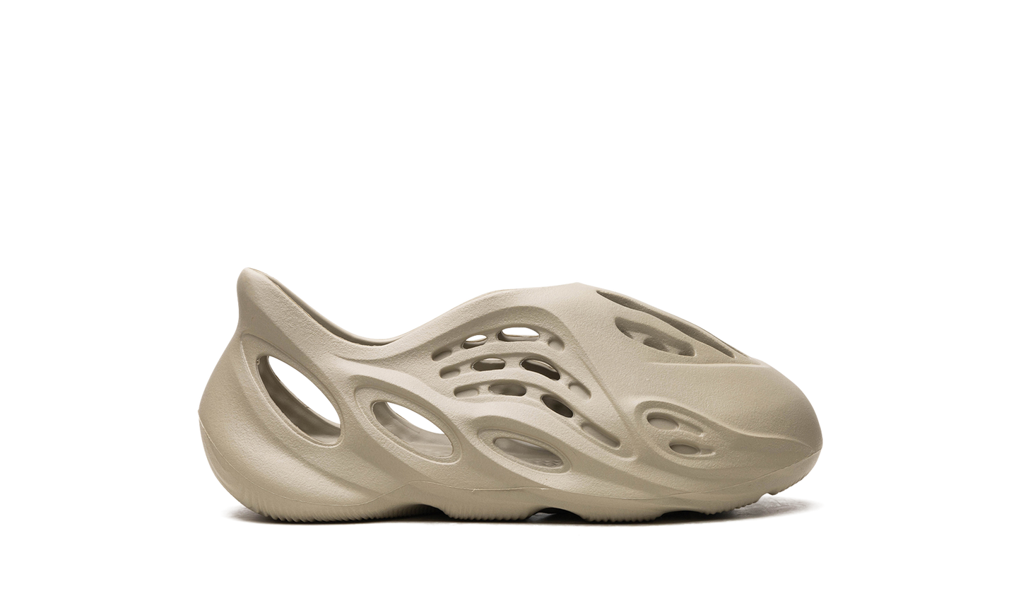 Yeezy Foam RNR Kids 6F