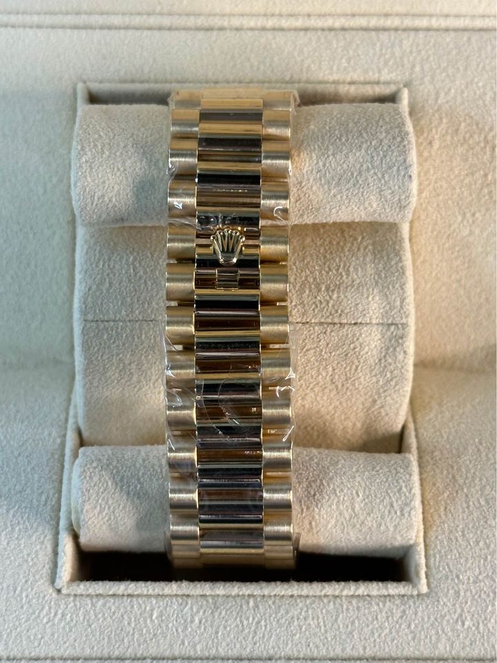 Rolex Day-Date 40mm 228238 18ct Yellow Gold Champagne Roman Numeral Dial with Box no Card - MyWatchLLC