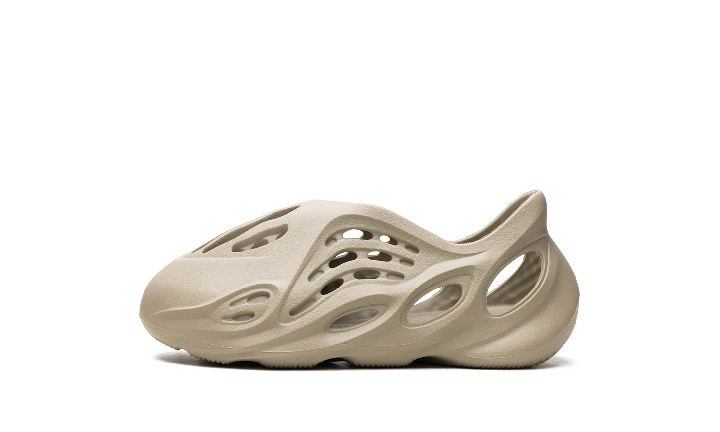 Yeezy Foam RNR Kids 1